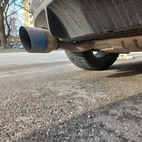 predelana izpušna cev