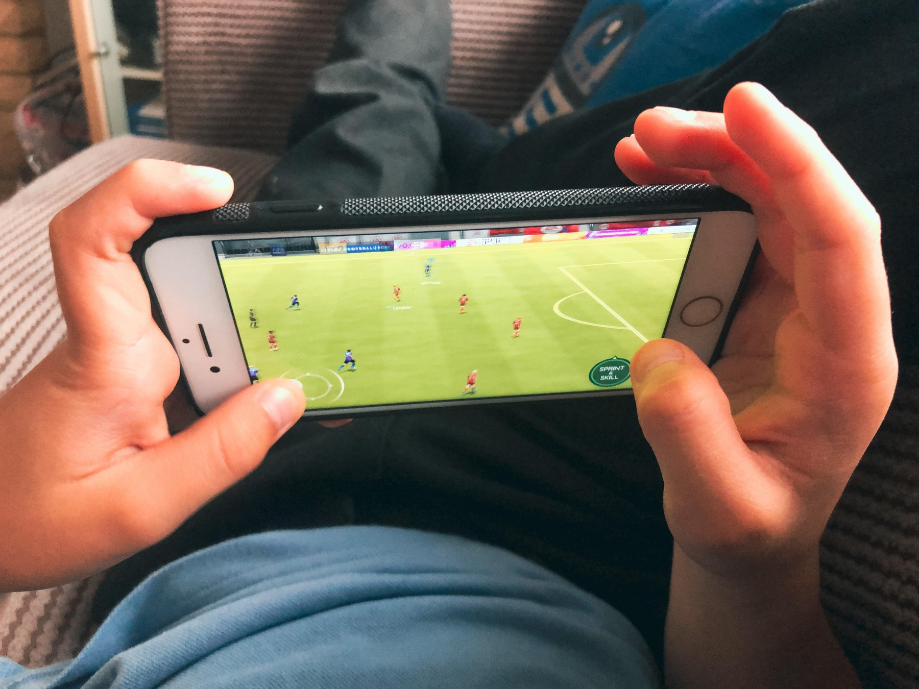 otrok, telefon, igrice, ekran