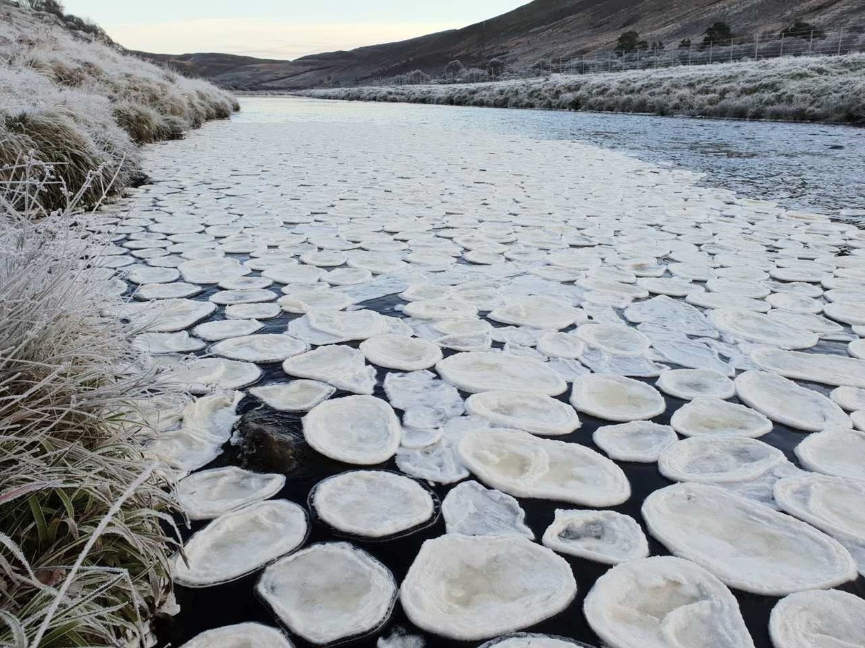 ICE PANCAKES ON HELMSDALE RIVER IN SCOTLAND