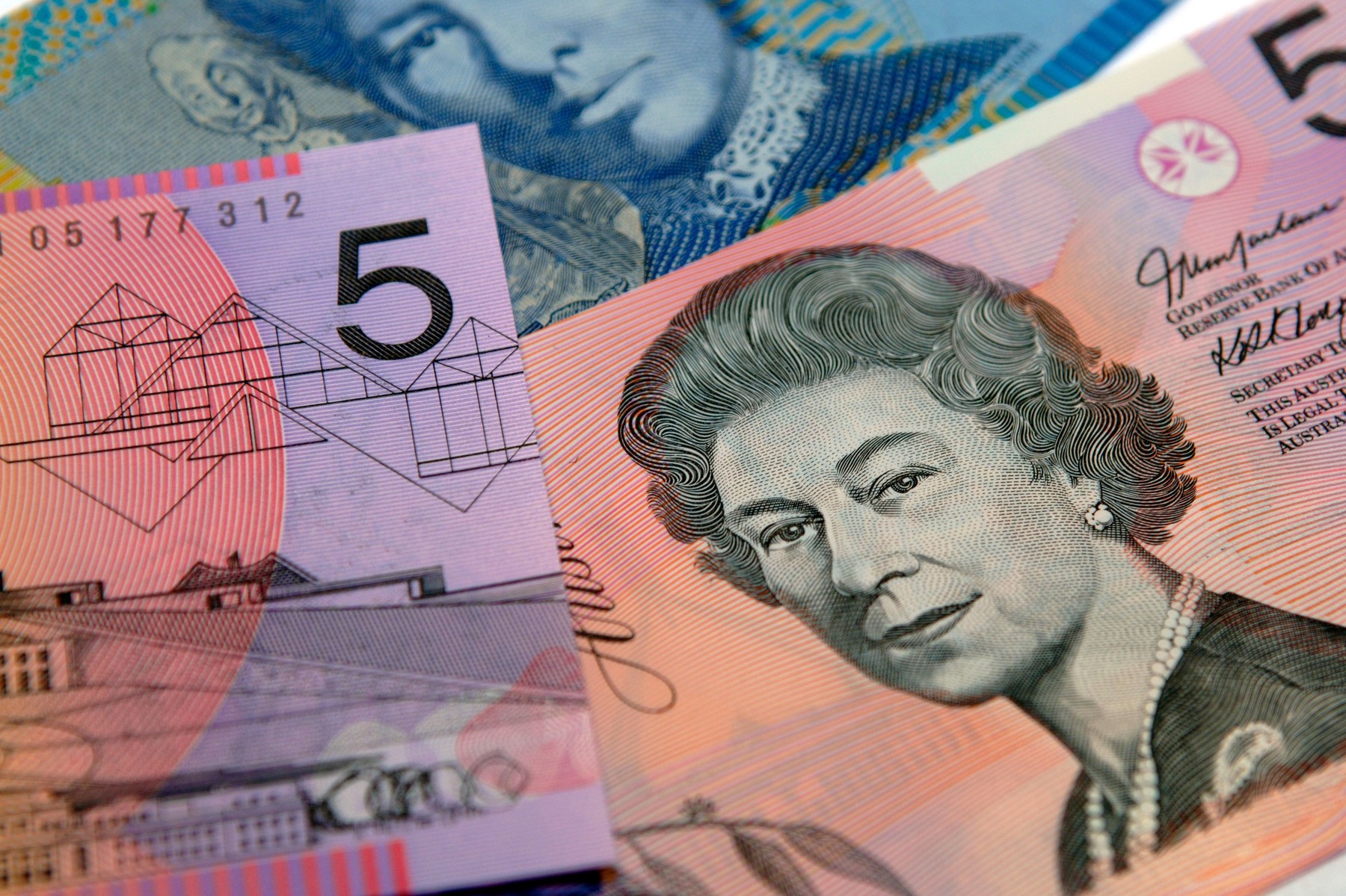 pet avstralskih dolarjev