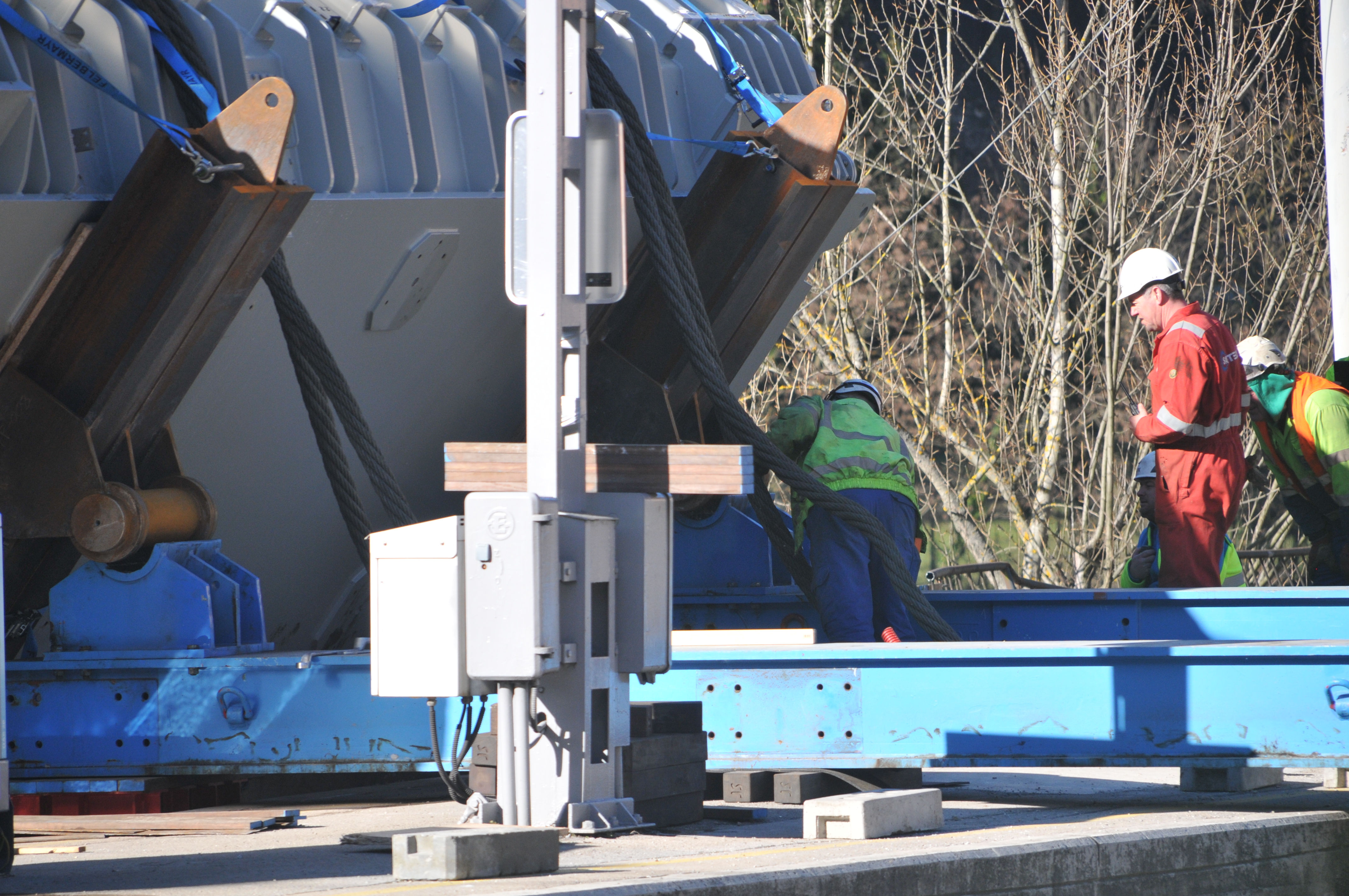 zidani most,transformator,postaja,tovor,prevrnjen,vagon,železnice,nesreča,popravilo,dvig