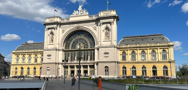 1675615812-Budapest-keleti-facade5.jpg