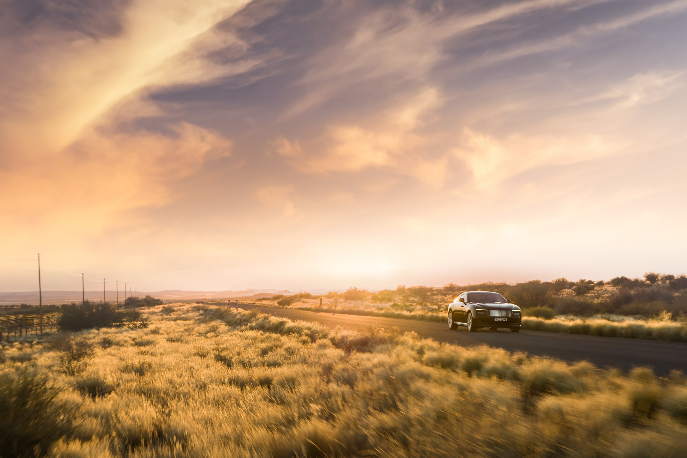 P90494494_lowRes_rolls-royce-spectre-