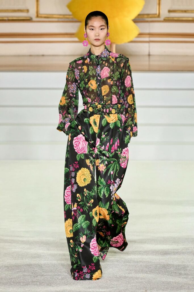 1676411136-carolina-herrera-jesen-2023-3-683x1024.jpg