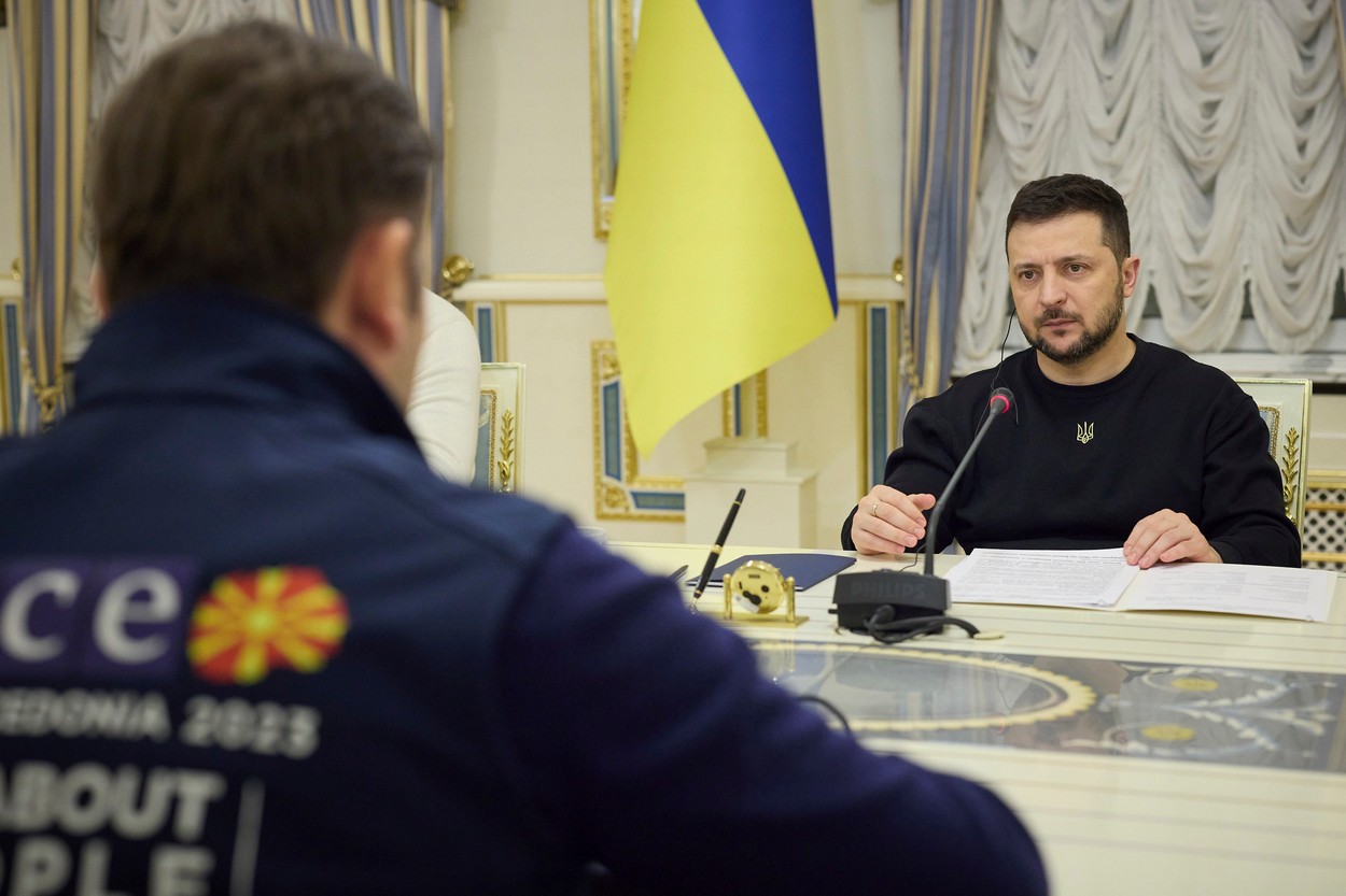 Ukrajinski predsednik Volodimir Zelenski in predstavnik Ovse