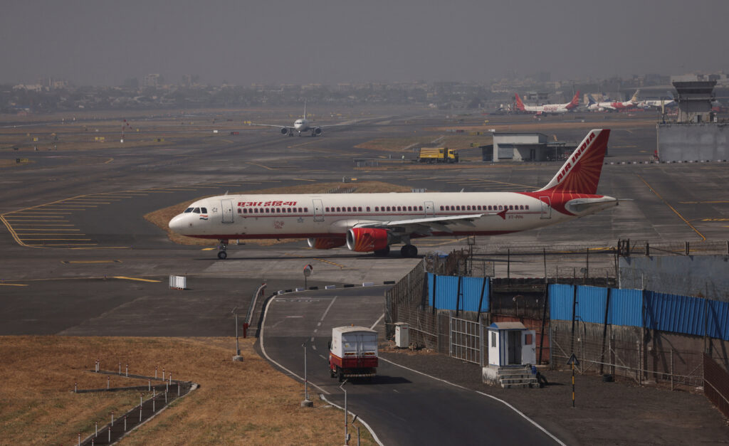 1676452740-2023-02-14T103729Z_1252114464_RC2UAZ9H4AI2_RTRMADP_3_AIR-INDIA-PLANES-1024x627.jpg