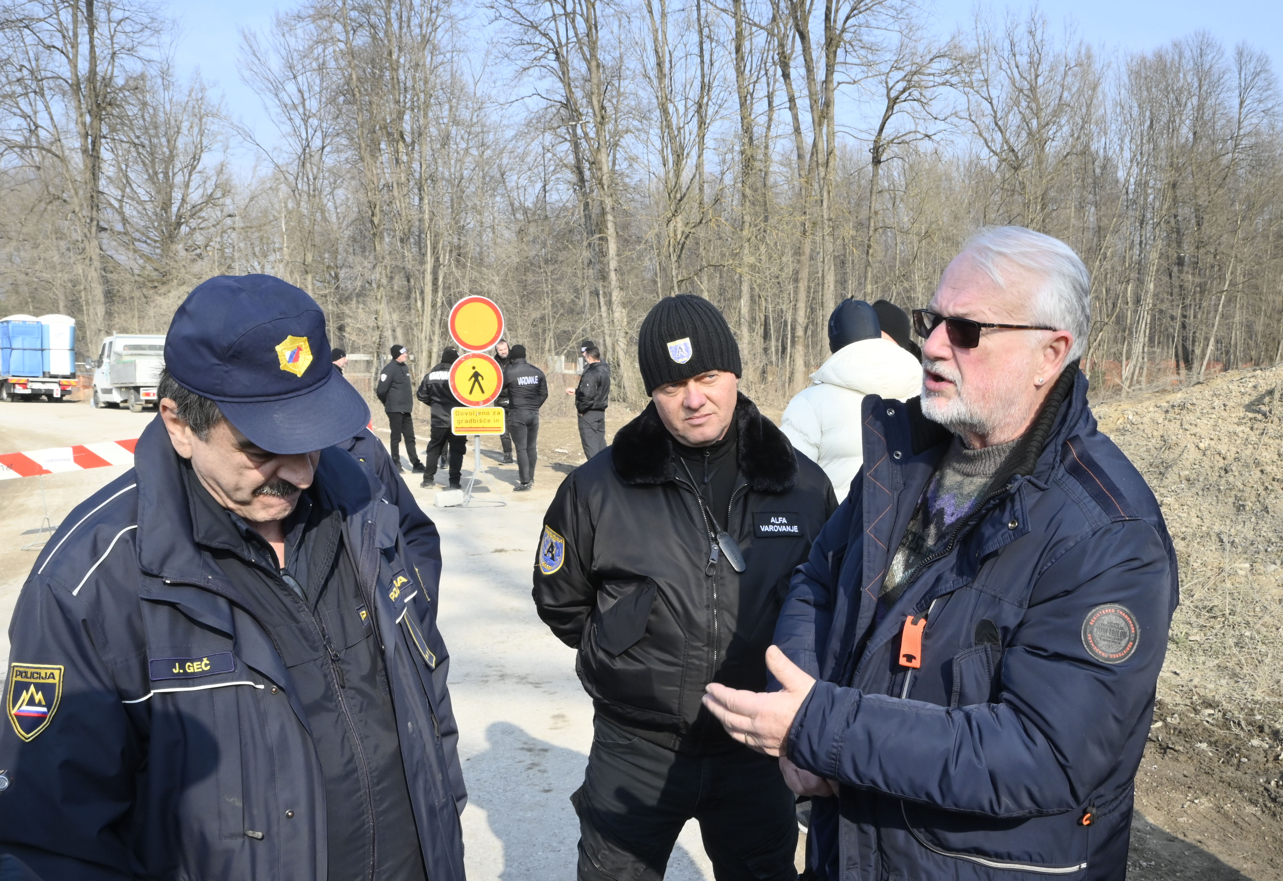 Gradnja kanala C0, varnostniki, protest