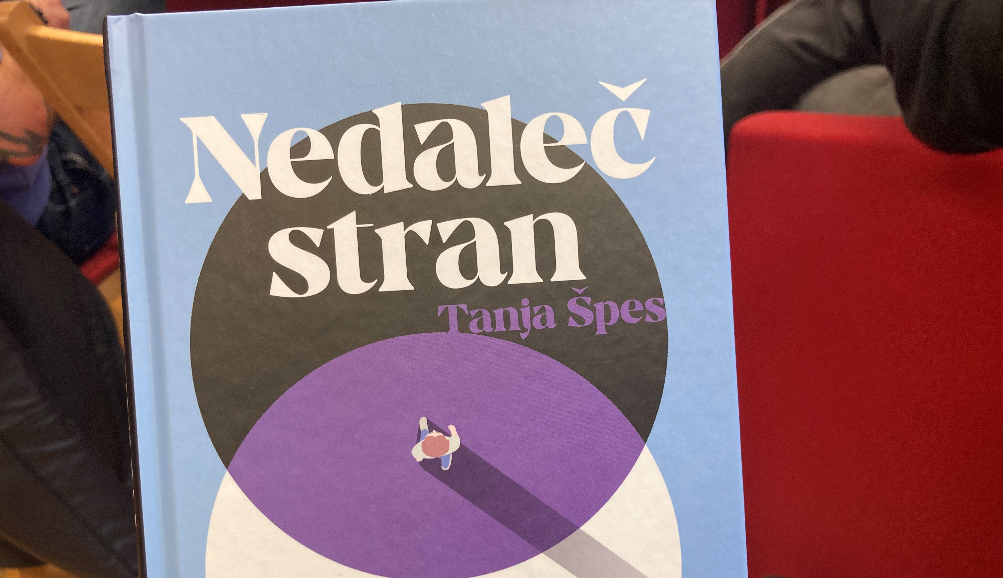 nedalec stran, tanja Špes