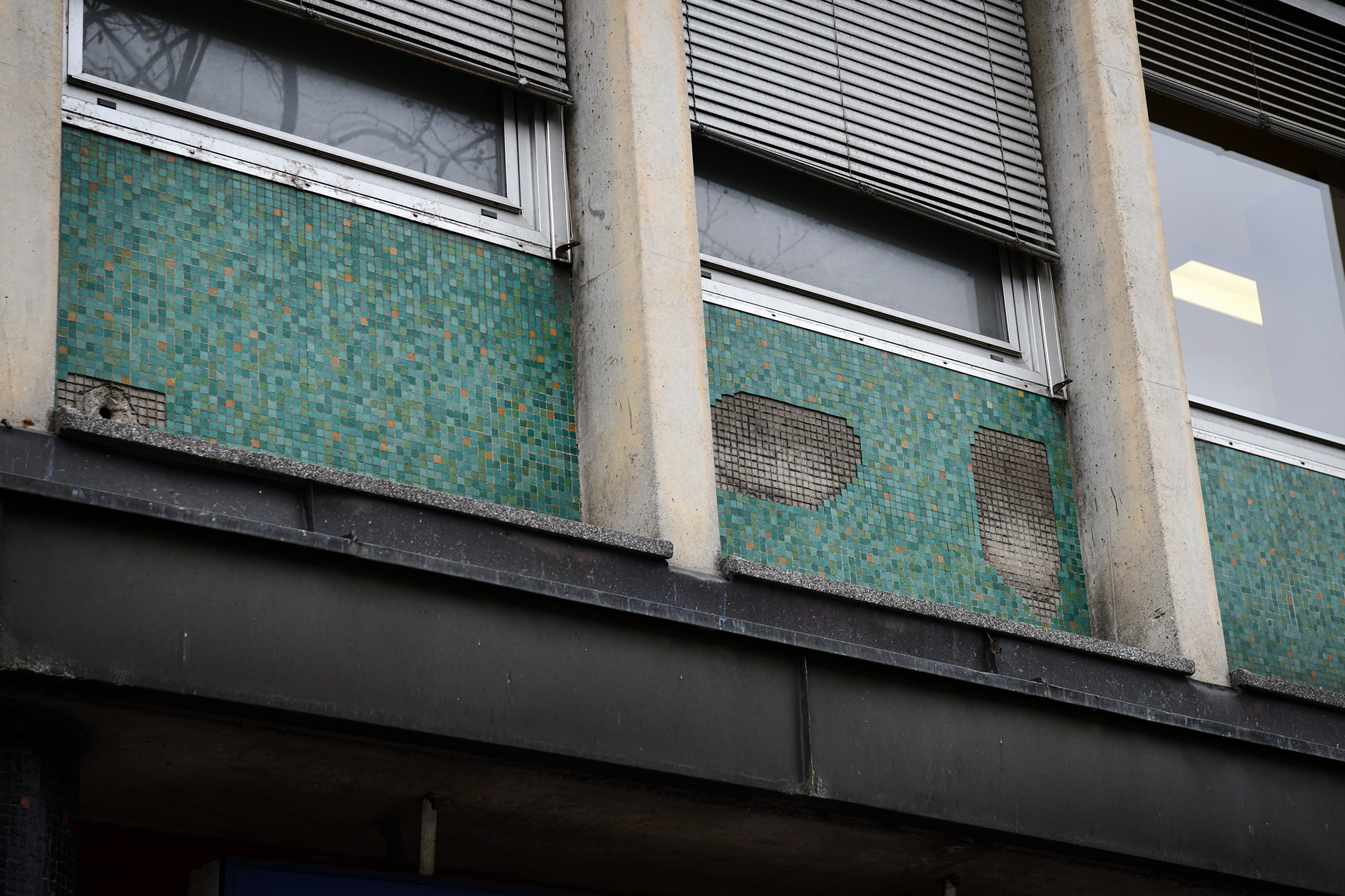 Konzorcij, zapora pločnika, padajoč omet, Slovenska cesta