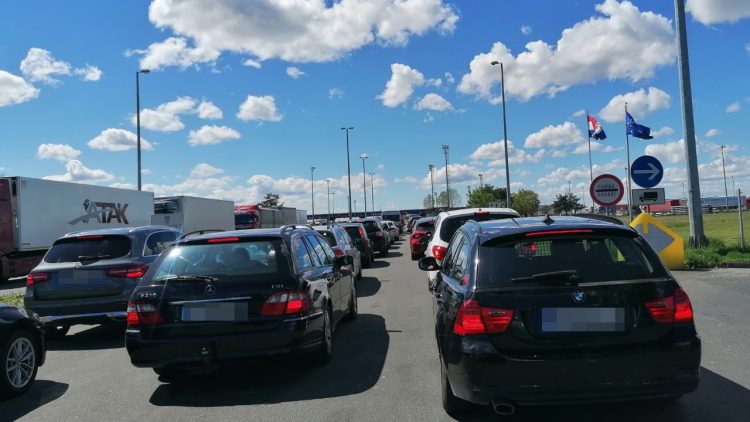 1678169158-1652106933-Granicni-prelaz-Hrvatska-Batrovci-Bajakovo-granica-Foto-N1-750x422