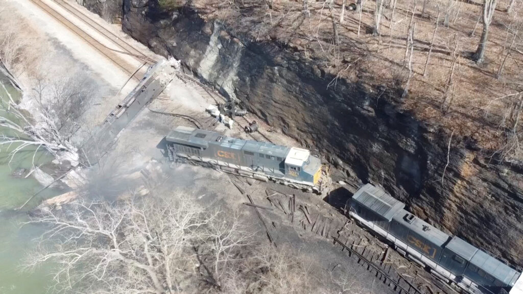 1678360174-2023-03-09T023258Z_1668530686_RC22QZ9PF4BX_RTRMADP_3_USA-WEST-VIRGINIA-TRAIN-CSX-1024x576.jpg
