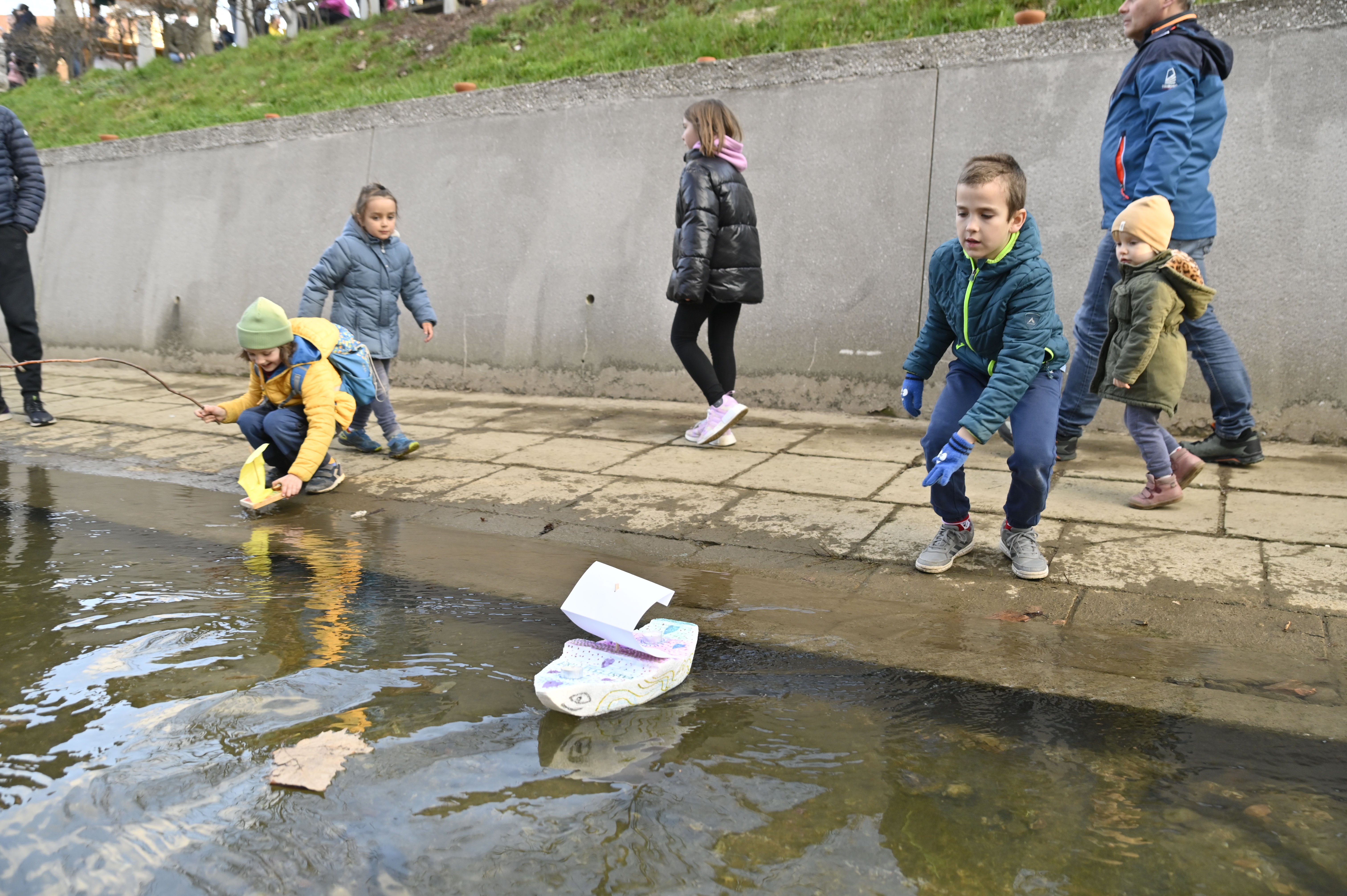 Barčice spust gregorčkov Gradaščica