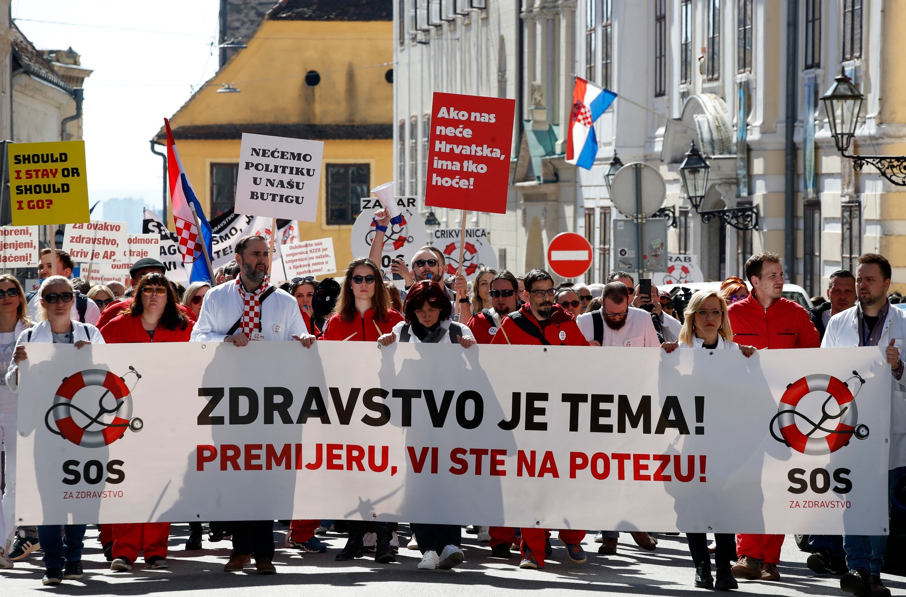 Zagreb protest zdravnikov
