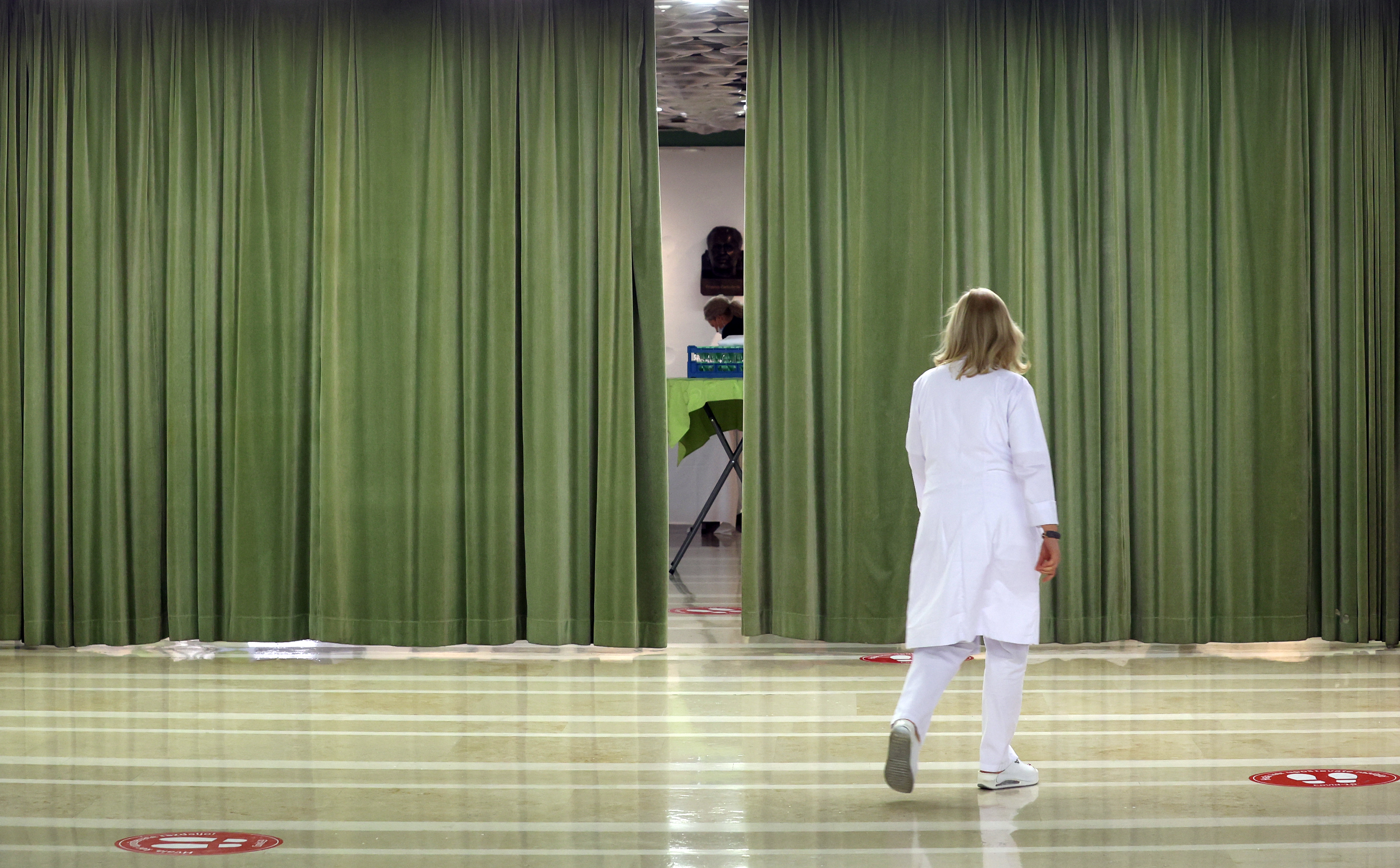 UKC LJ, ukc, univerzitetni klinični center ljubljana, zdravnik