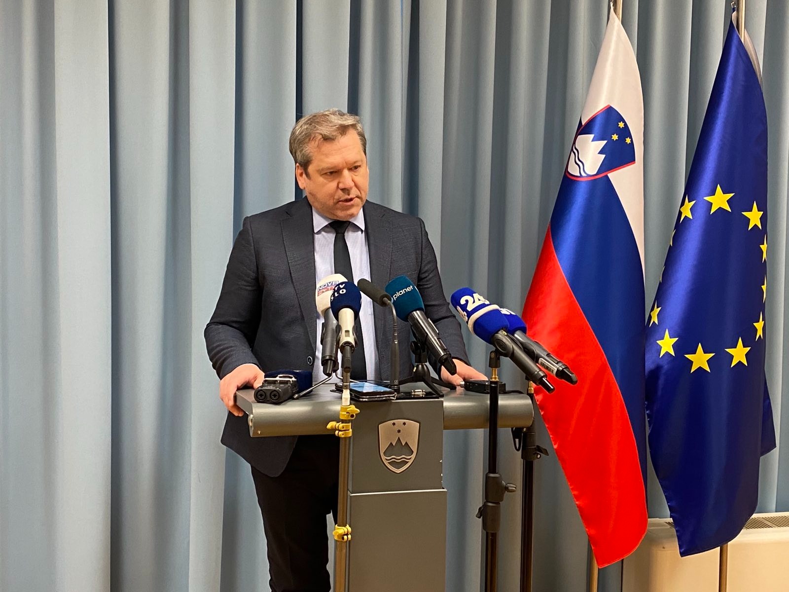 igor papič,minister,visokošolstvo,raziskovanj,inovacije,odstop,očitki