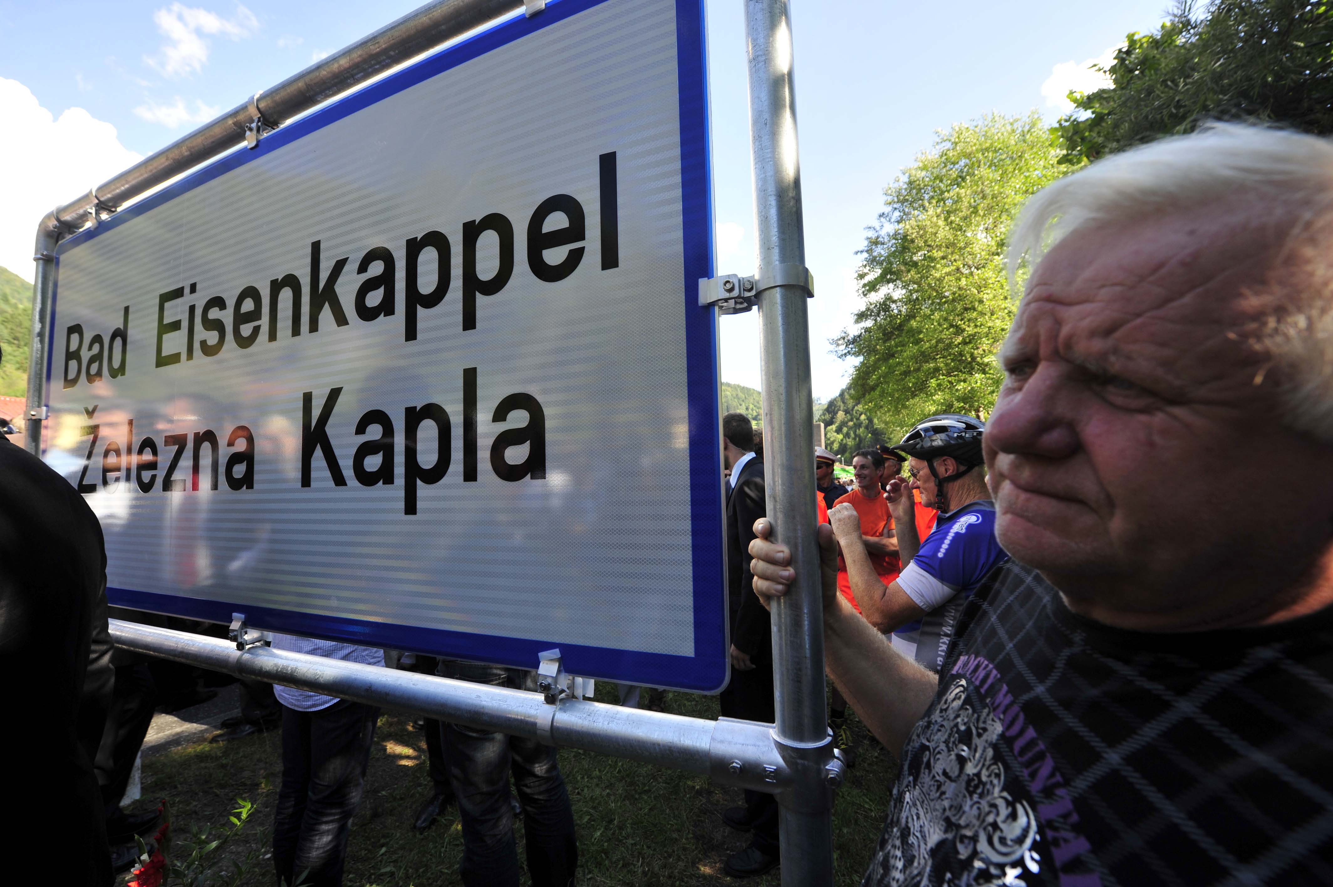 dvojezična tabla, koroška, železna kapla