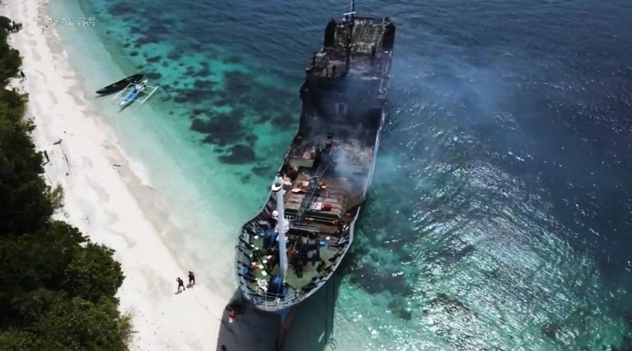 Filipini, trajekt, požar