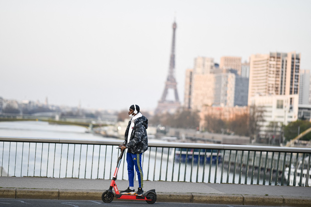 E-scooters Illustration - Paris, France - 30 Nov 2022