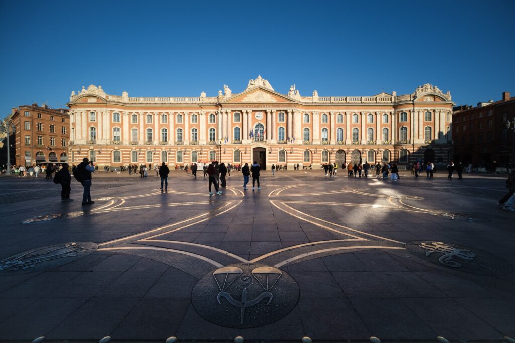 1680512209-Capitole-de-Toulouse-1024x683.jpg