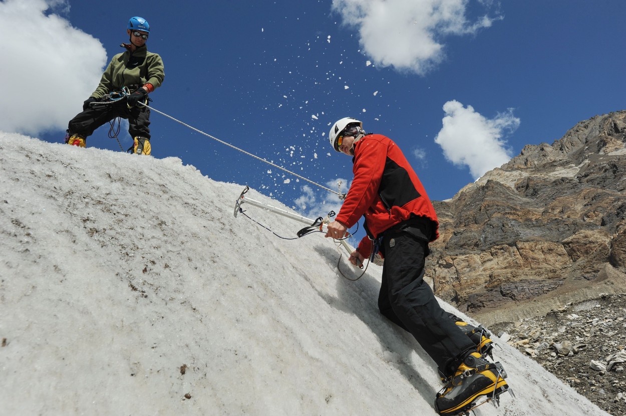 gore, sneg, gorski vodnik