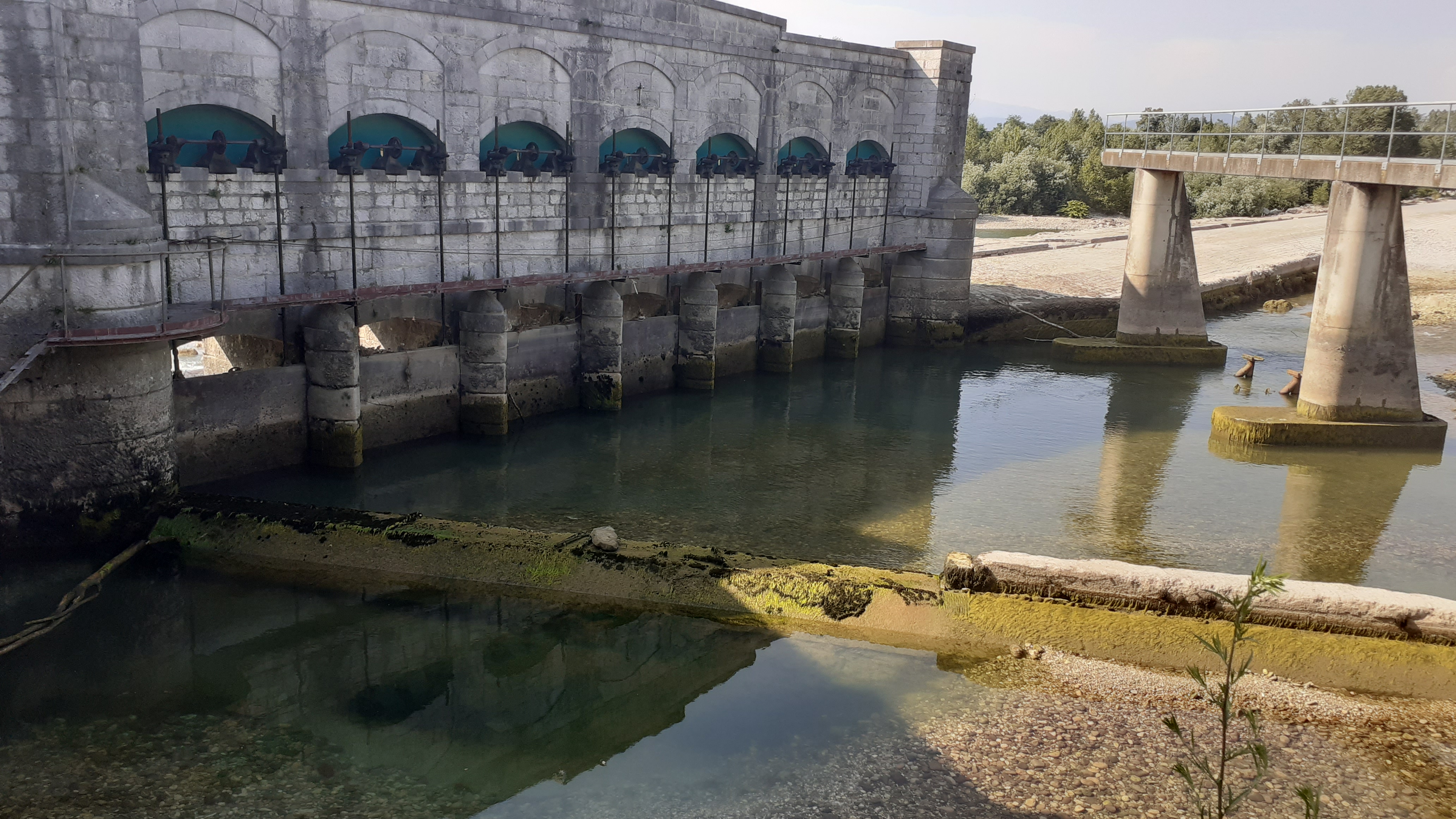 Soča med lansko sušo v Zagraju (Vir: Daniele Luis)
