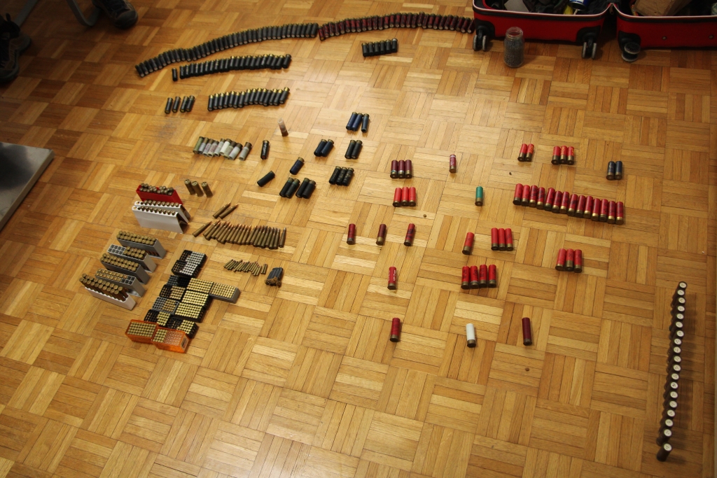 hišna preiskava, naboji