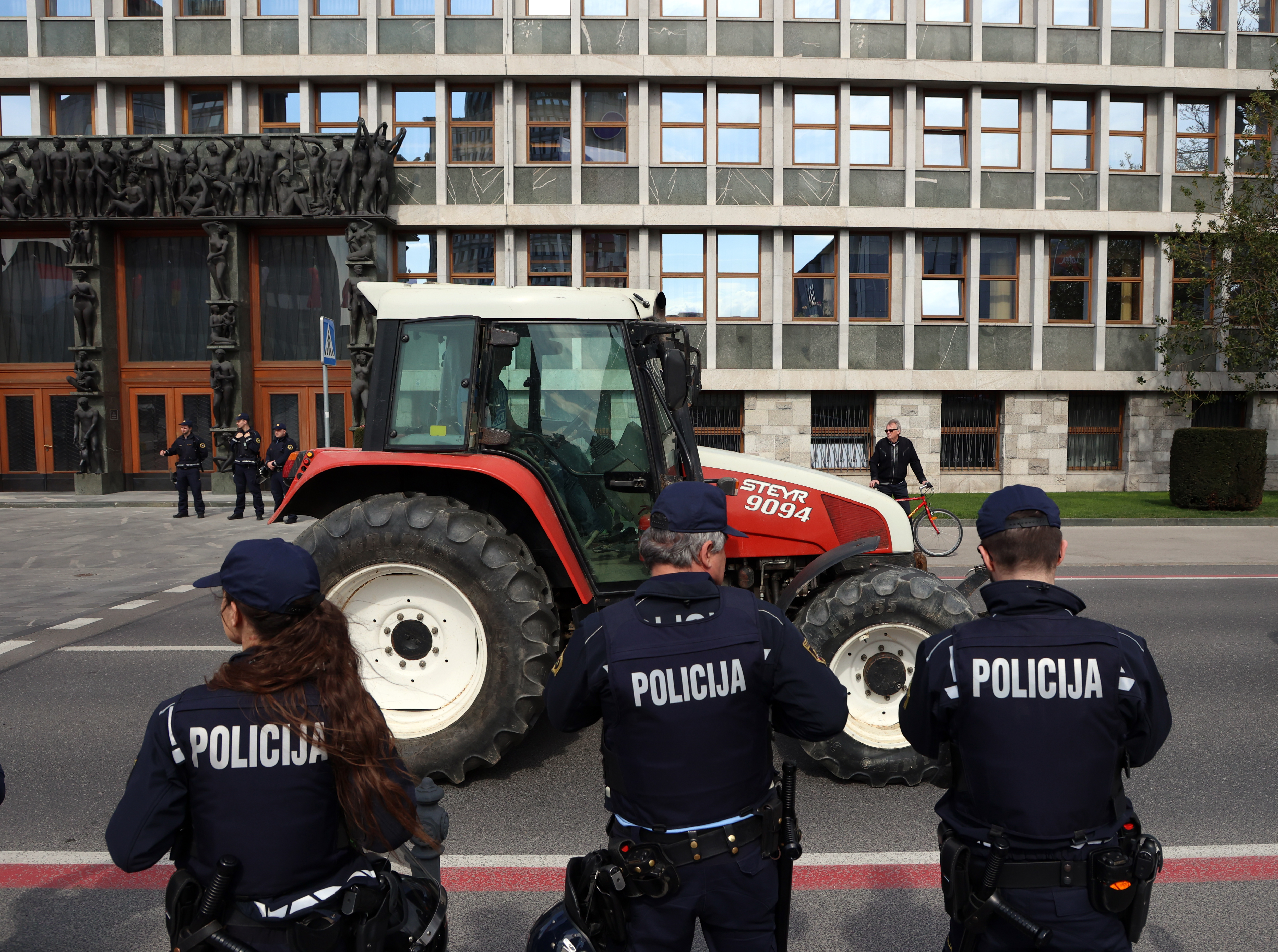 Opozorilni protest kmetov - policija