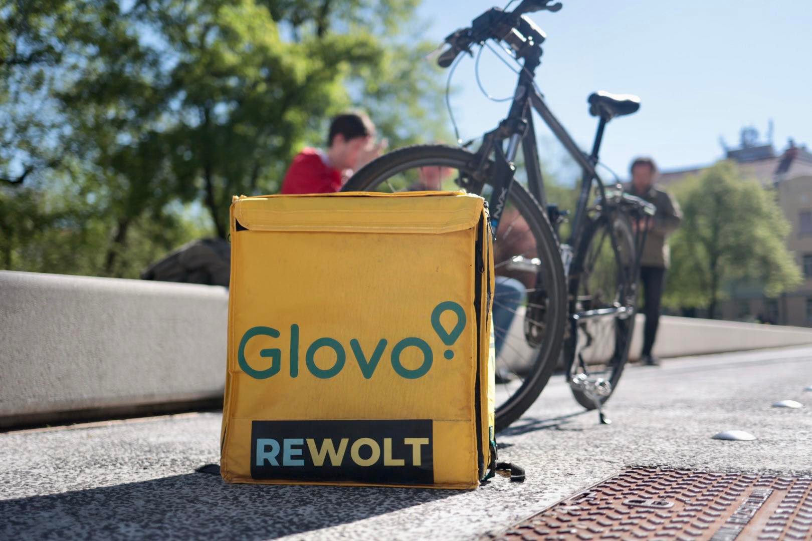 Sindikat dostavljavcev, Wolt, Glovo