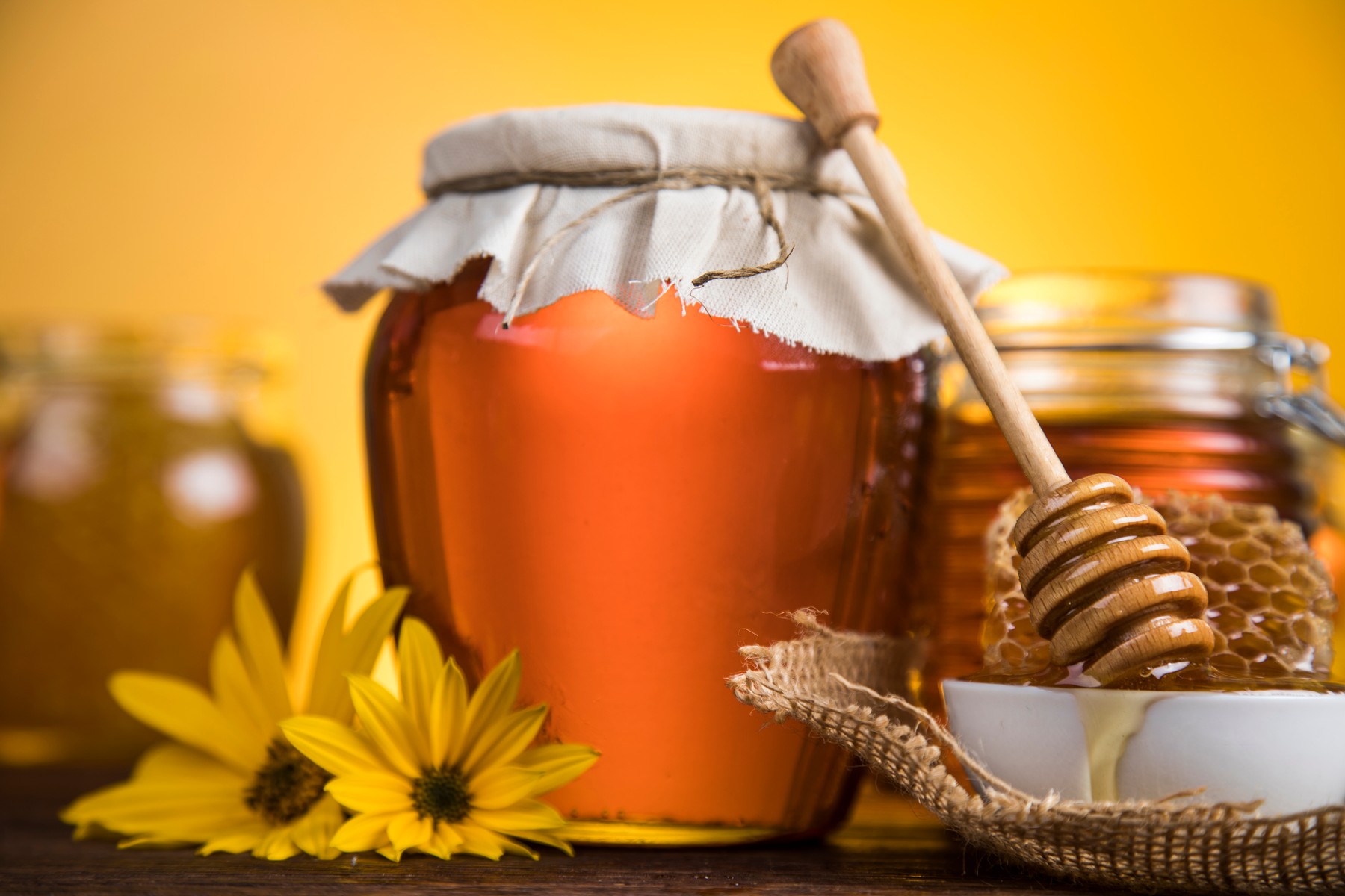 med, kozarec z medom, kozarec medu