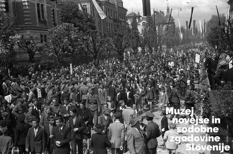 Prvomajska parada v Ljubljani leta 1946 (Foto: Jože Kološa, hrani Muzej novejše in sodobne zgodovine Slovenije)