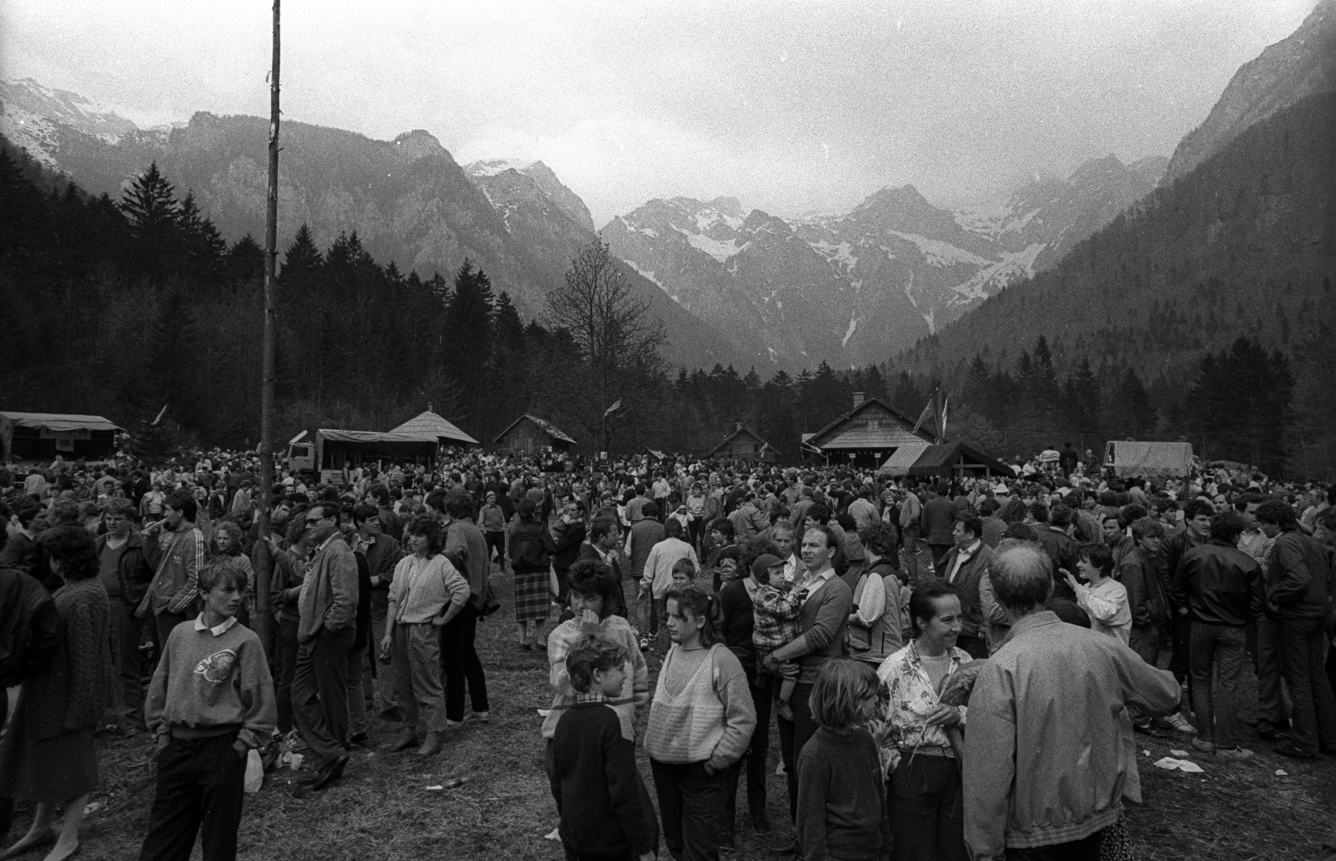 Srdjan Živulovič/BOBO (Praznovanje 1. maja leta 1986 v Sloveniji v času Jugoslavije)