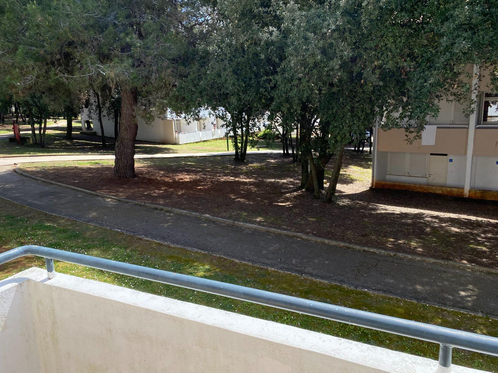 poreč, smrtna nesreča, padel z balkona