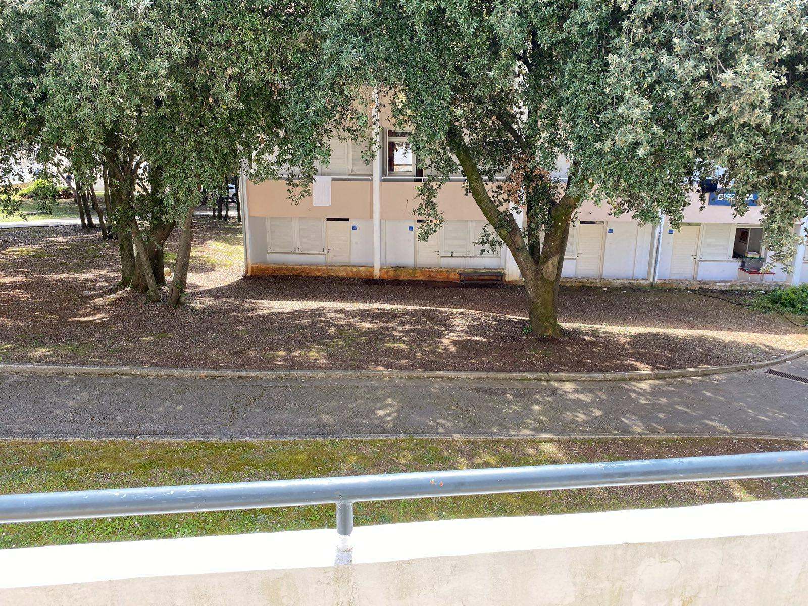 poreč, smrtna nesreča, padel z balkona