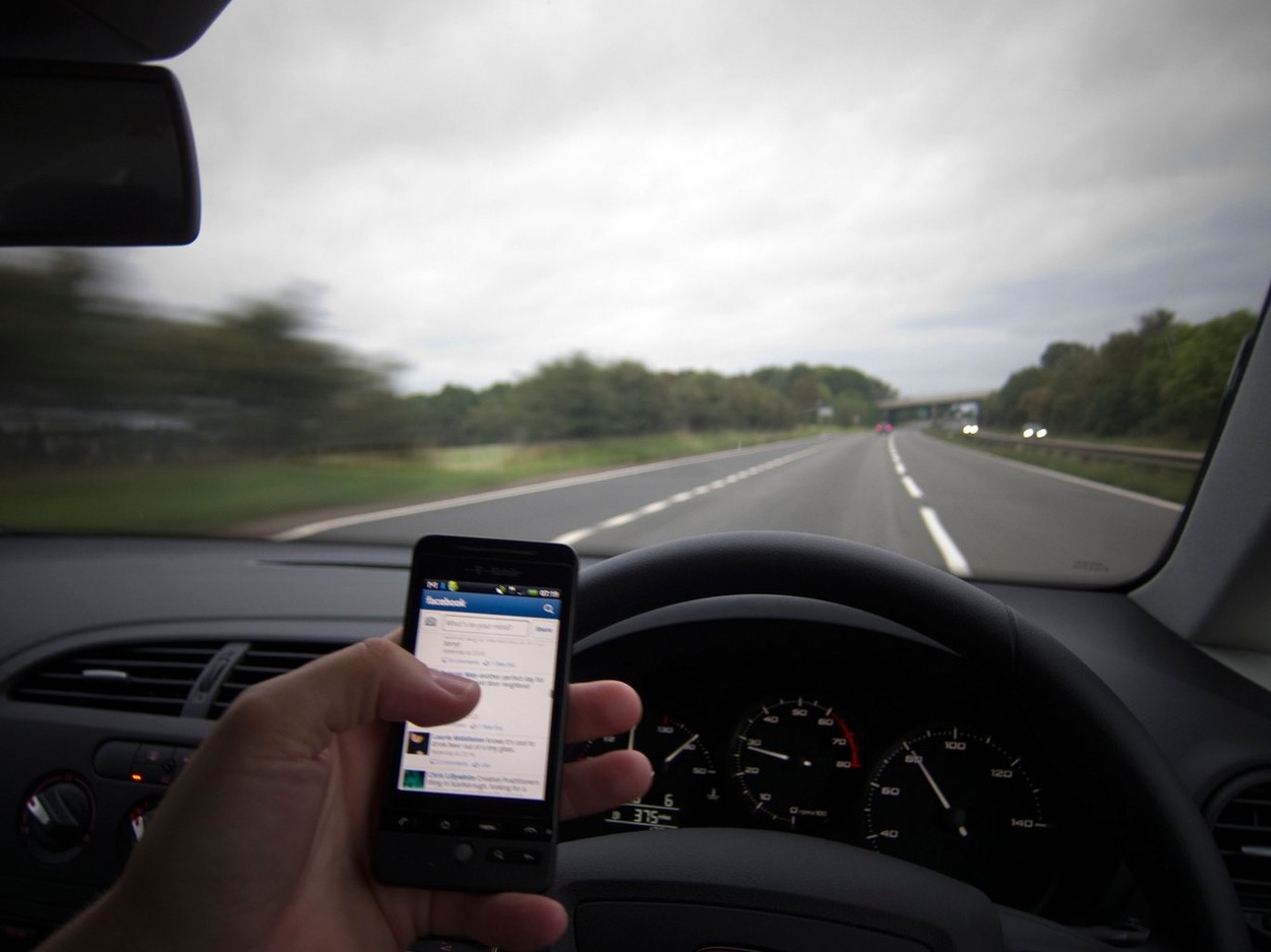 Telefoniranje med vožnjo