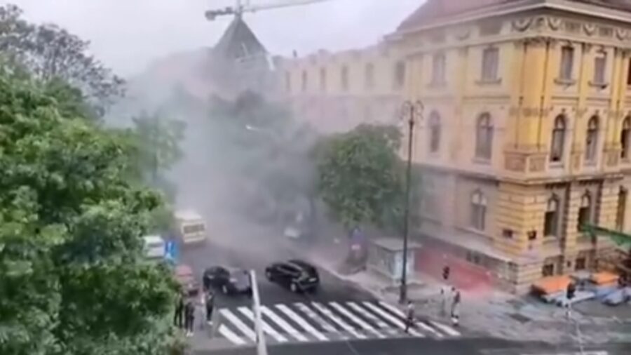 Trenutek zrušenja stavbe v Zagrebu