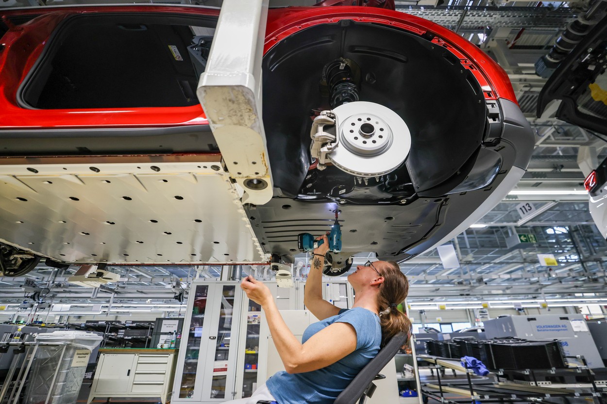 tovarna,avto,industrija,vozilo,volkswagen,elektrika,nemčija,ID.4,hala,elektromobil,