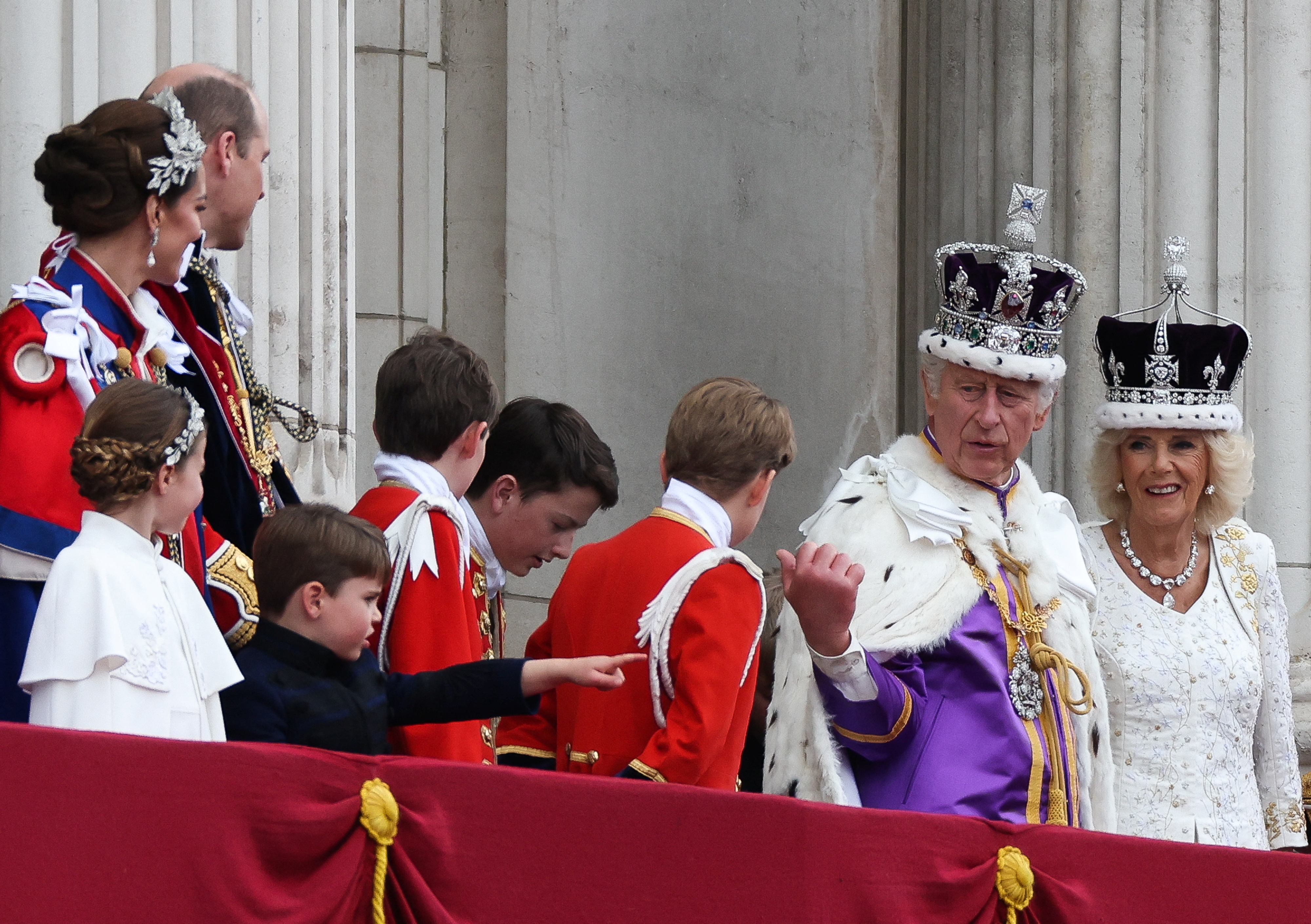 Kraljeva družina, kronanje