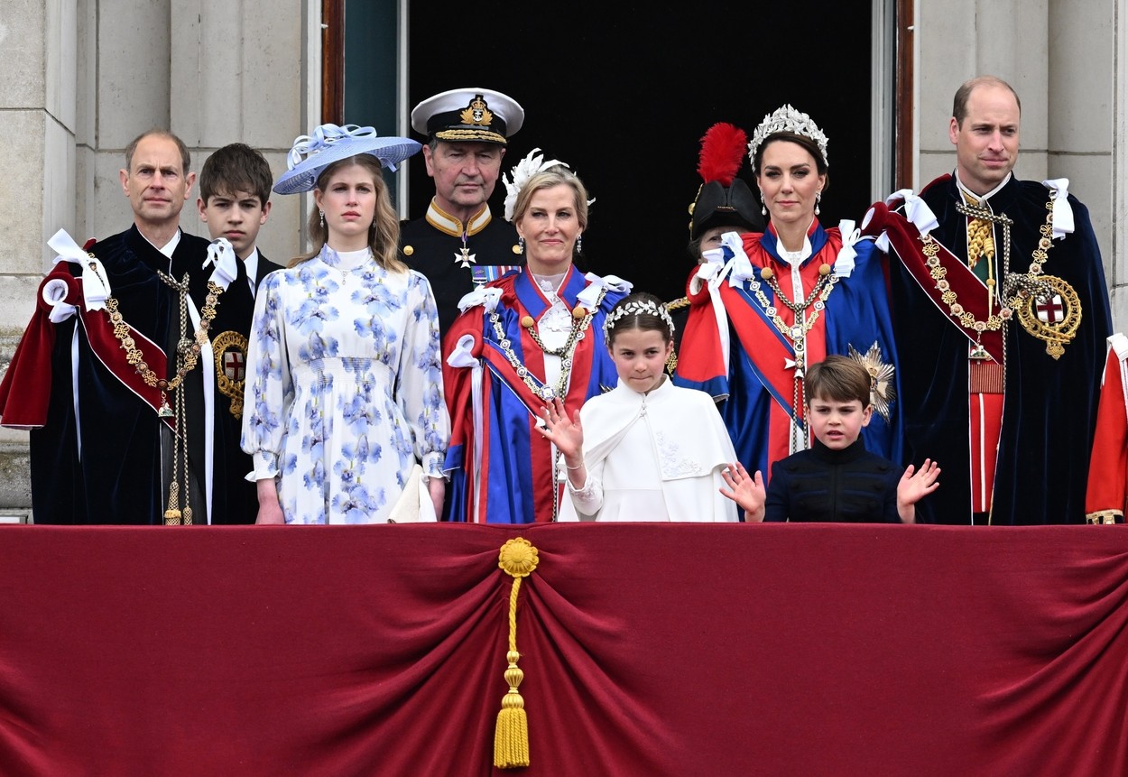 Kraljeva družina, kronanje