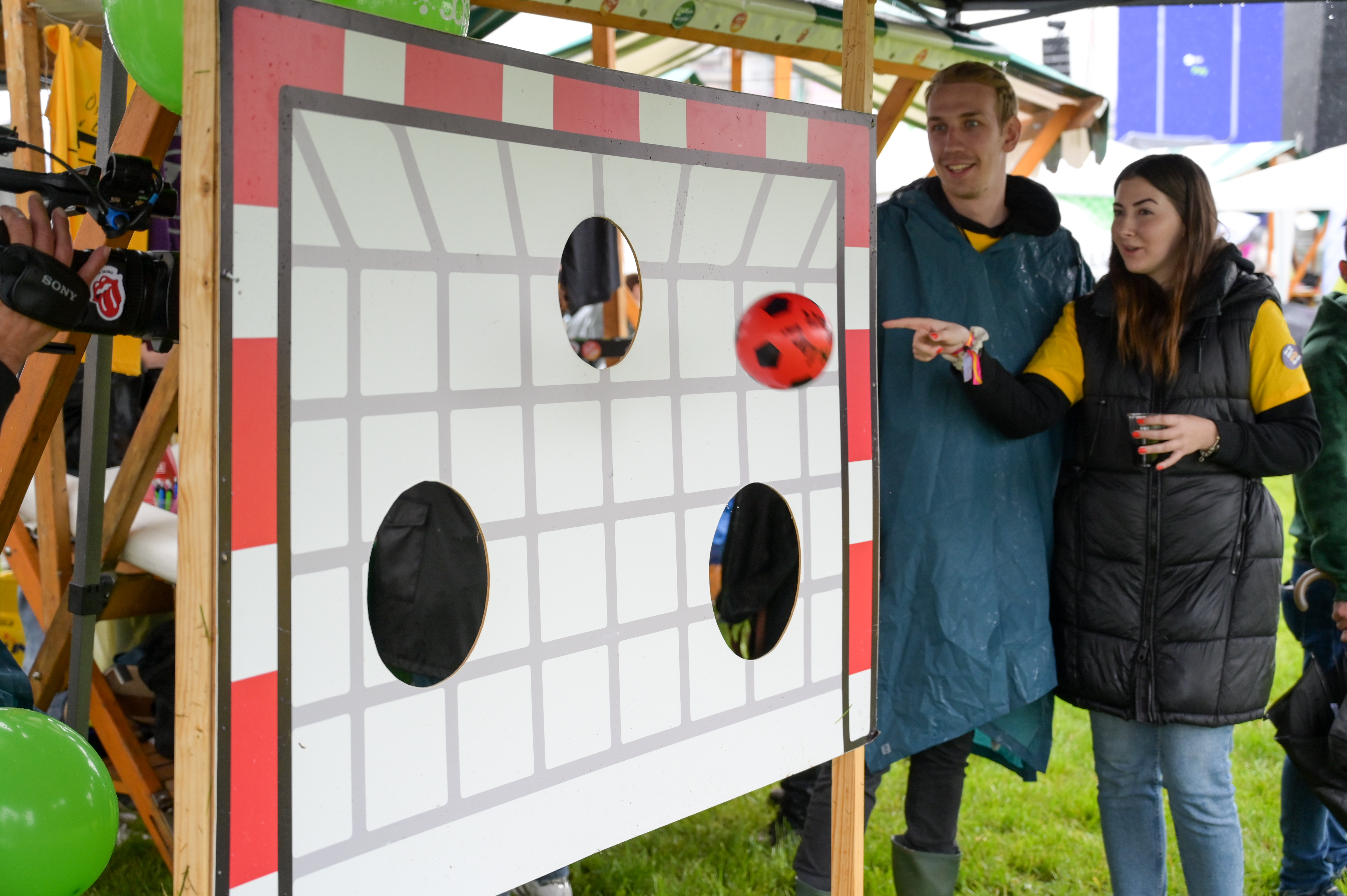 Škisova tržnica, Zabava, dež, študentje