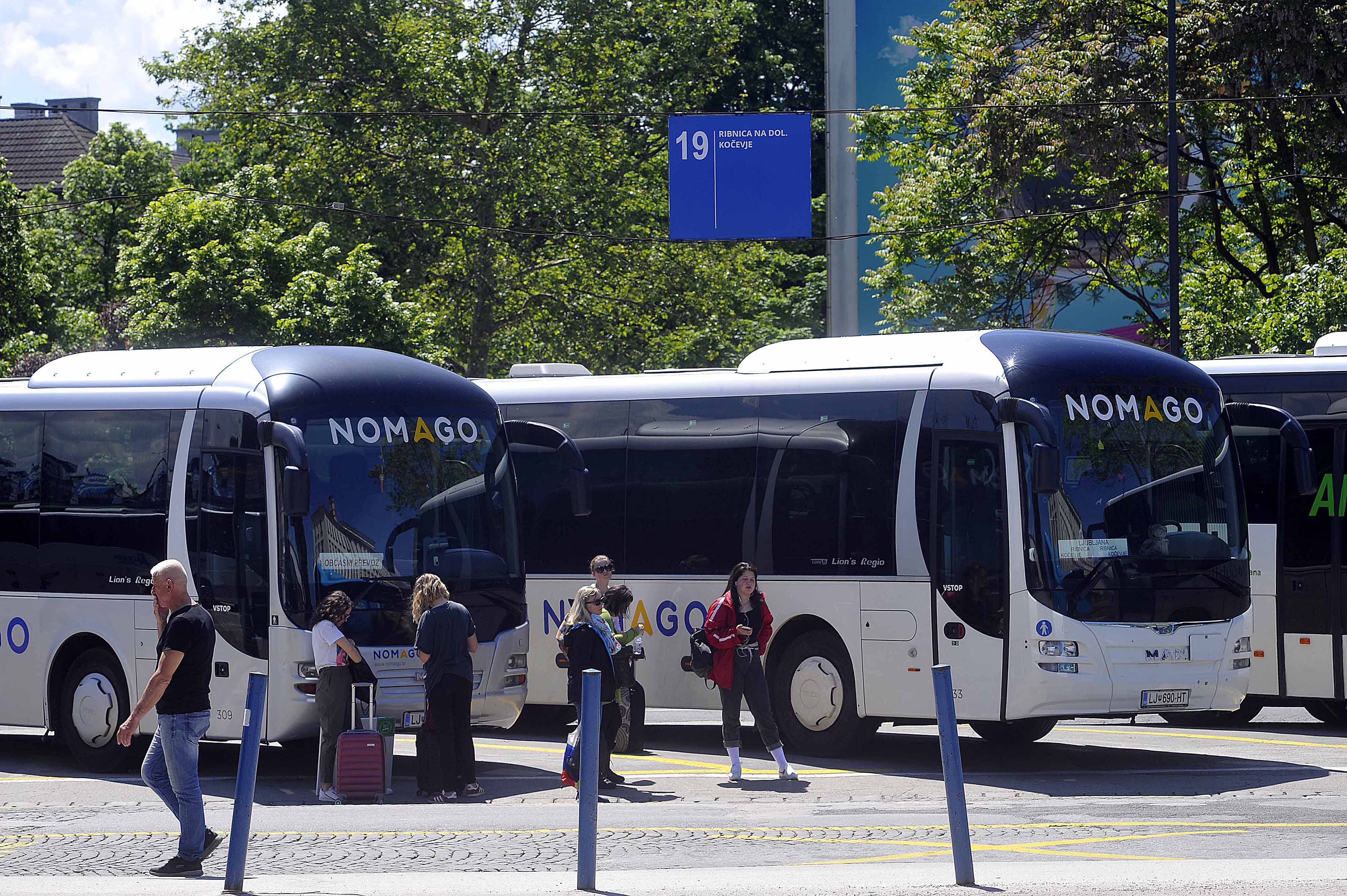 Javni potniški promet, avtobus, avtobusna postaja