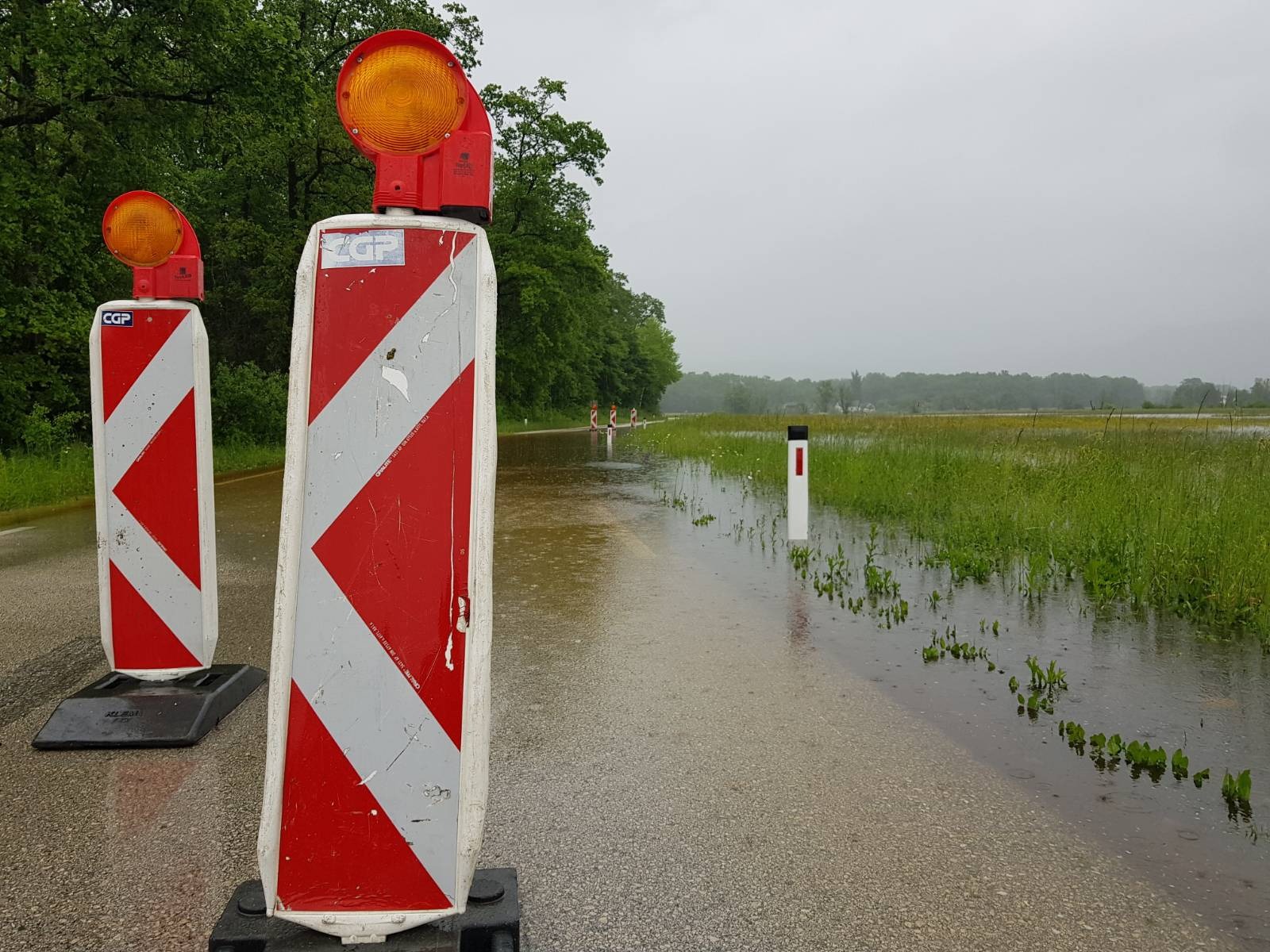 Zaprta cesta proti Kostanjevici na Krki/N1