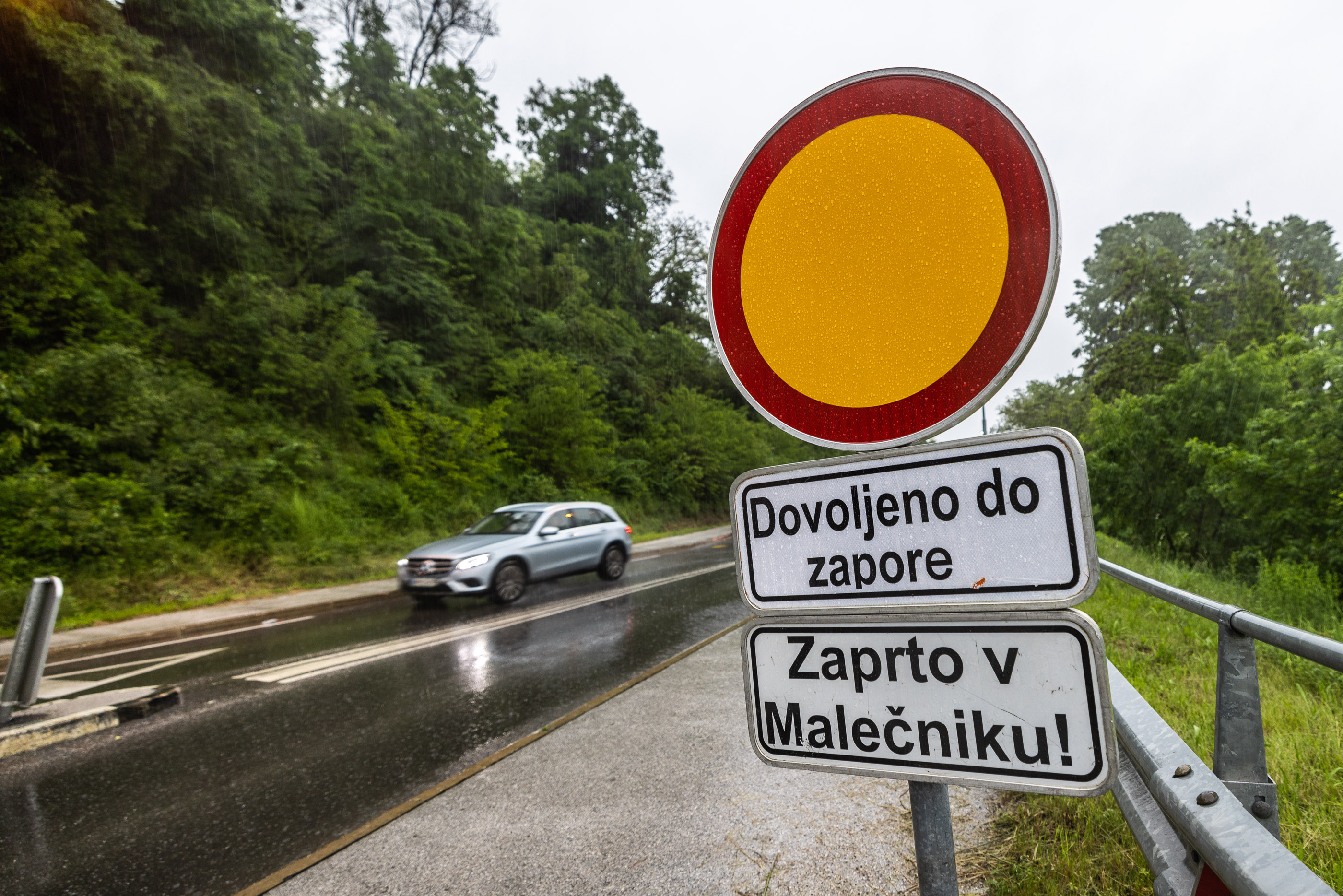 Poplave, zapora ceste, narasla reka drava