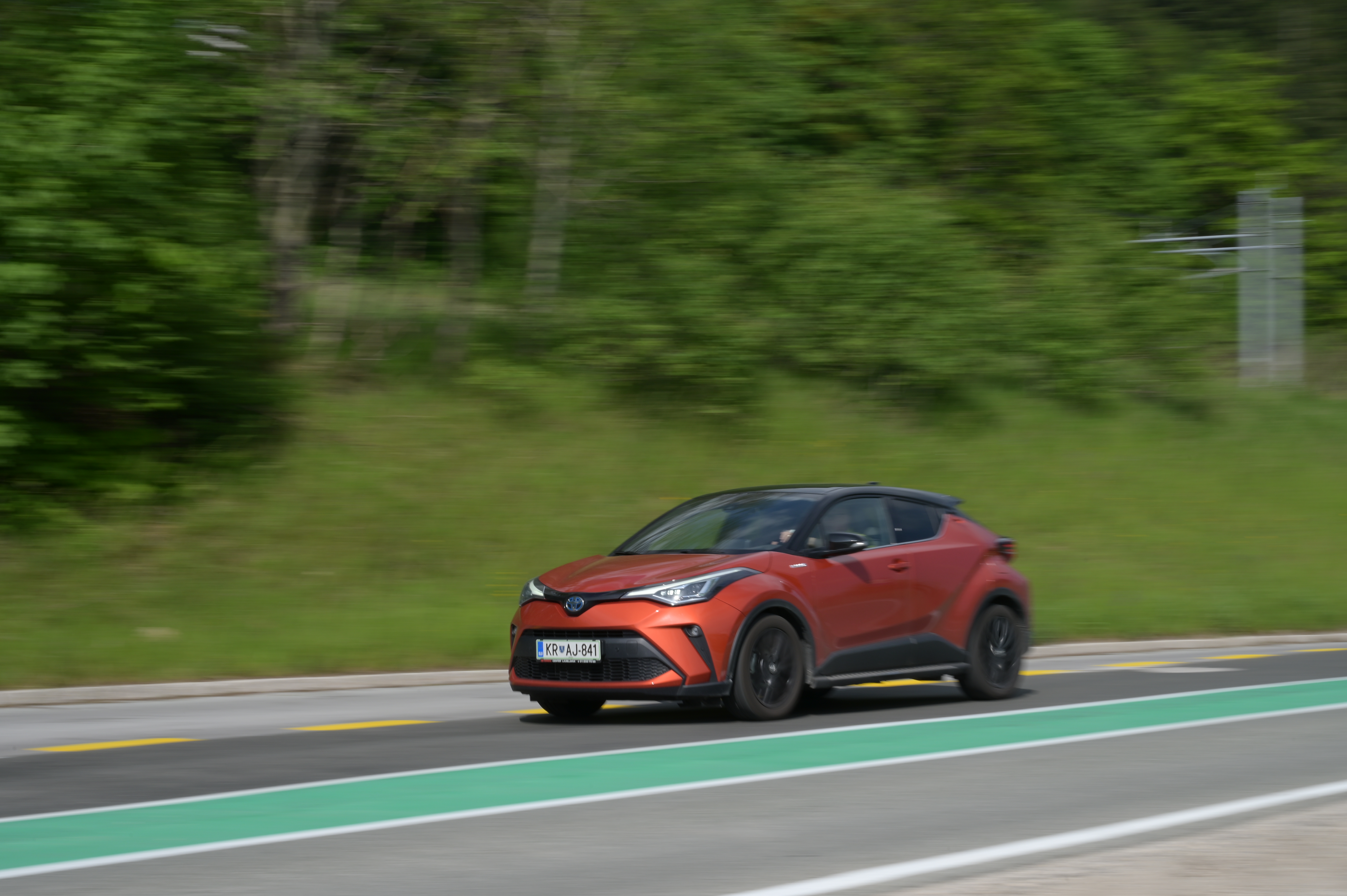 hitrost, promet, umirjanje hitrosti, zelene oznake