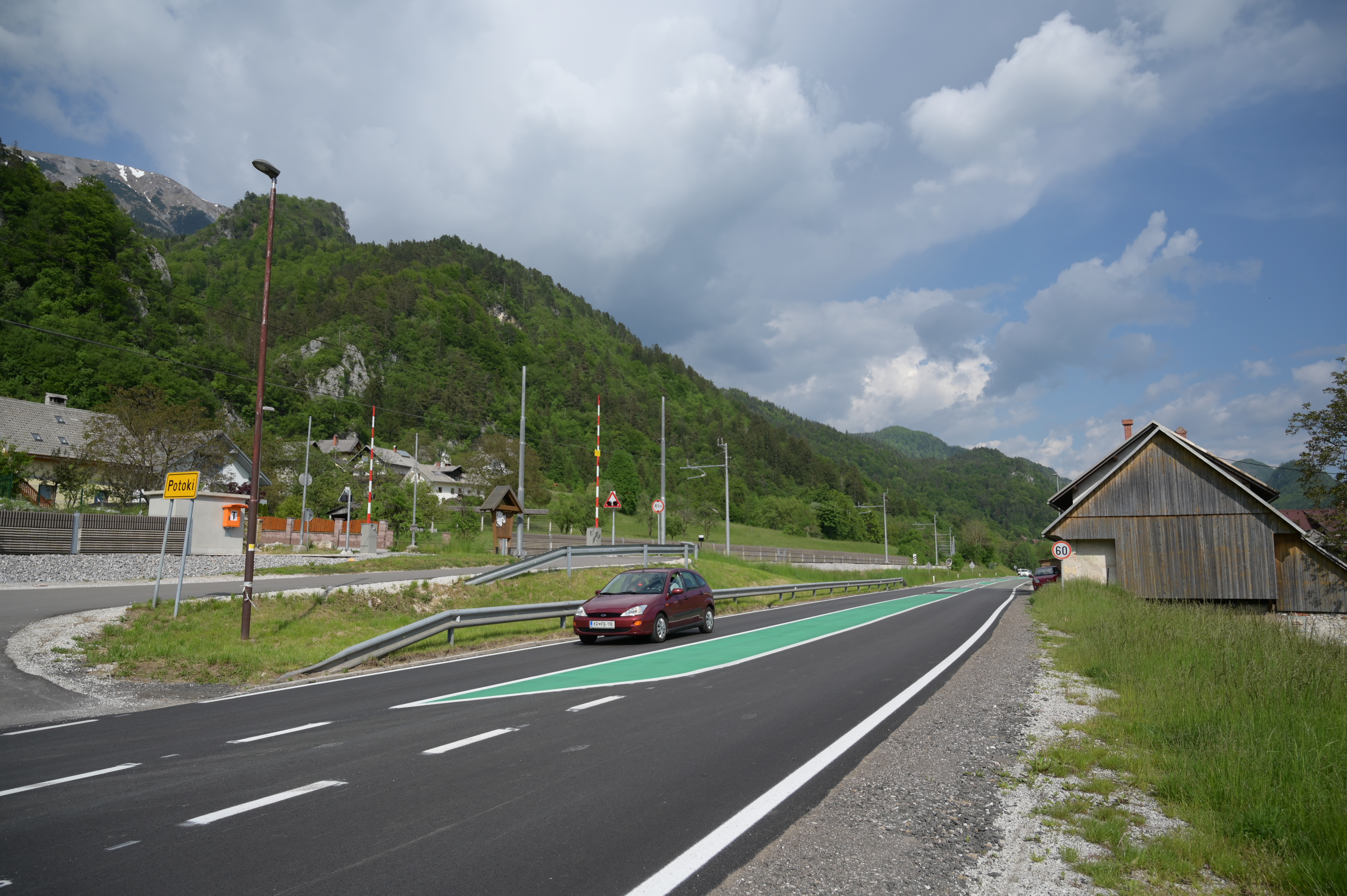 hitrost, promet, umirjanje hitrosti, zelene oznake