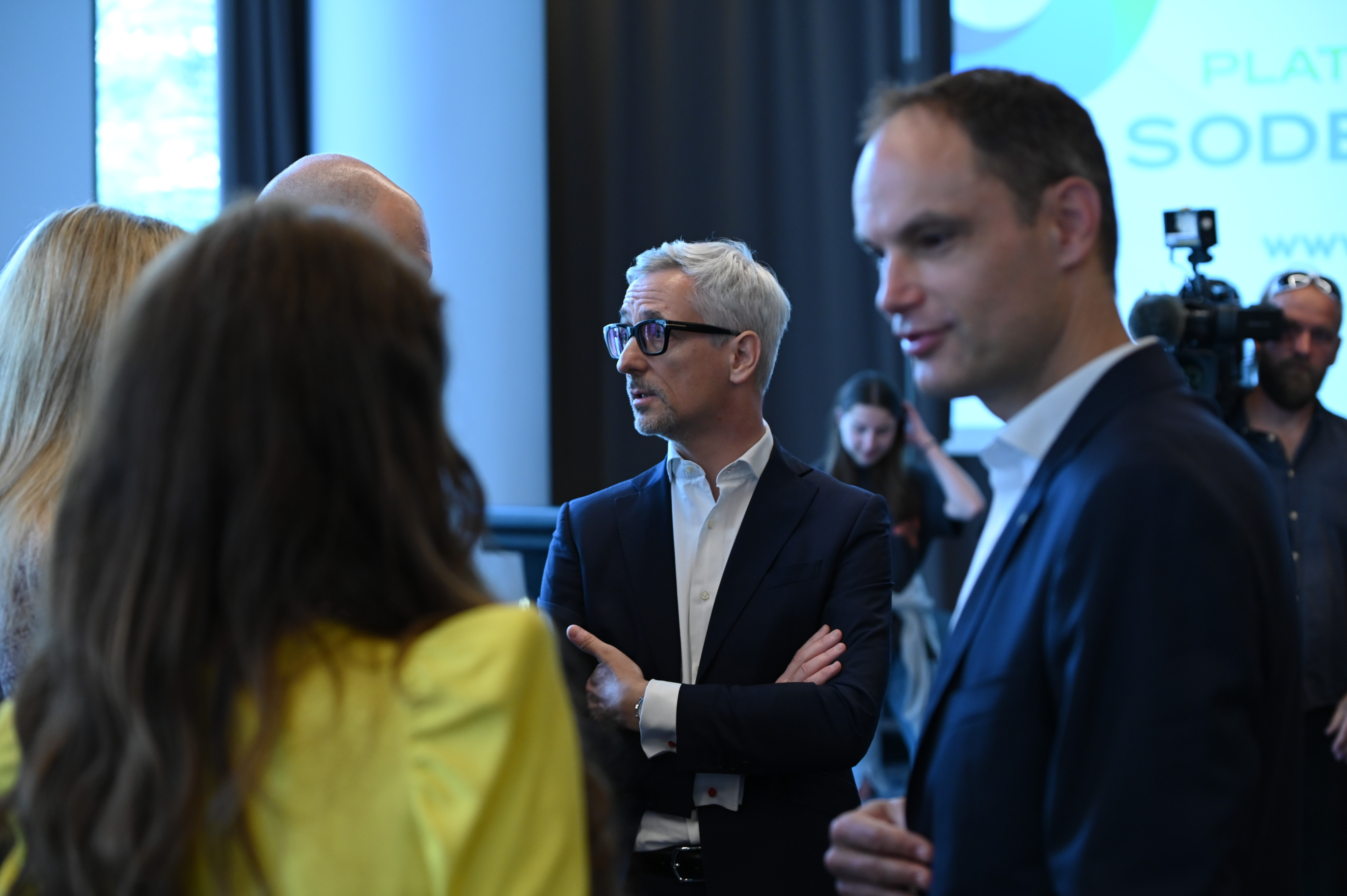 jernej pikalo, anže logar