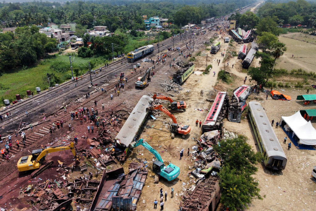 1685873079-2023-06-04T072328Z_1733332512_RC27C1ADBVHO_RTRMADP_3_INDIA-CRASH-RAIL-1024x684.jpg