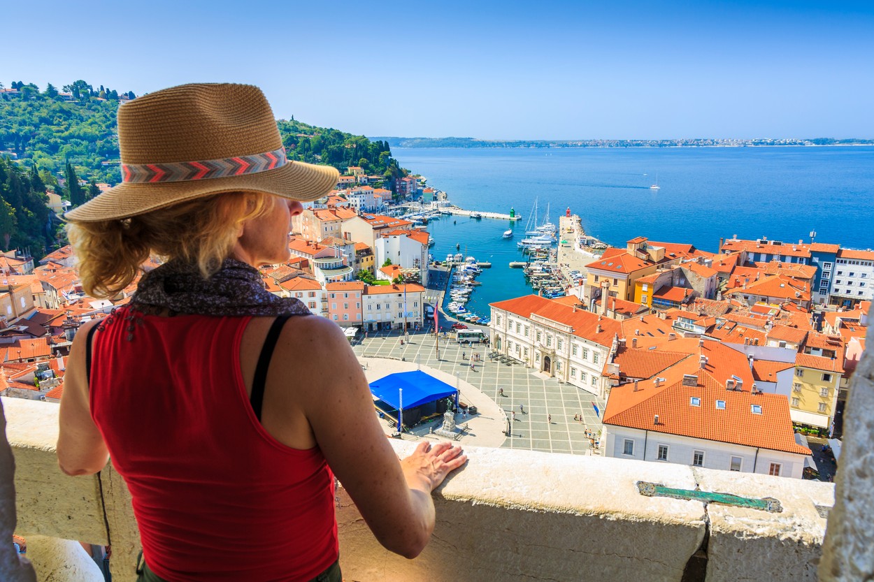 Piran. obala, turizem, poletje,