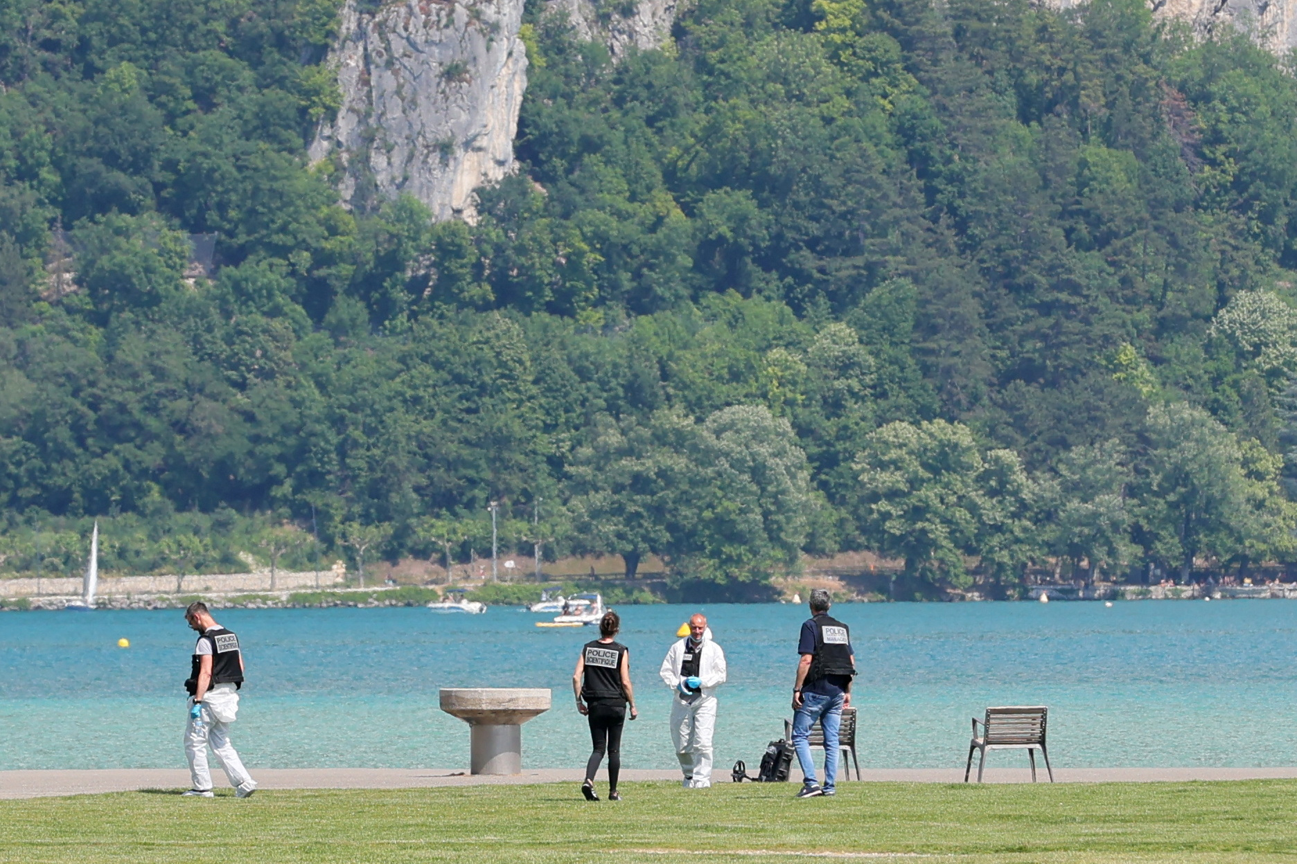 Francija, napad, Annecy