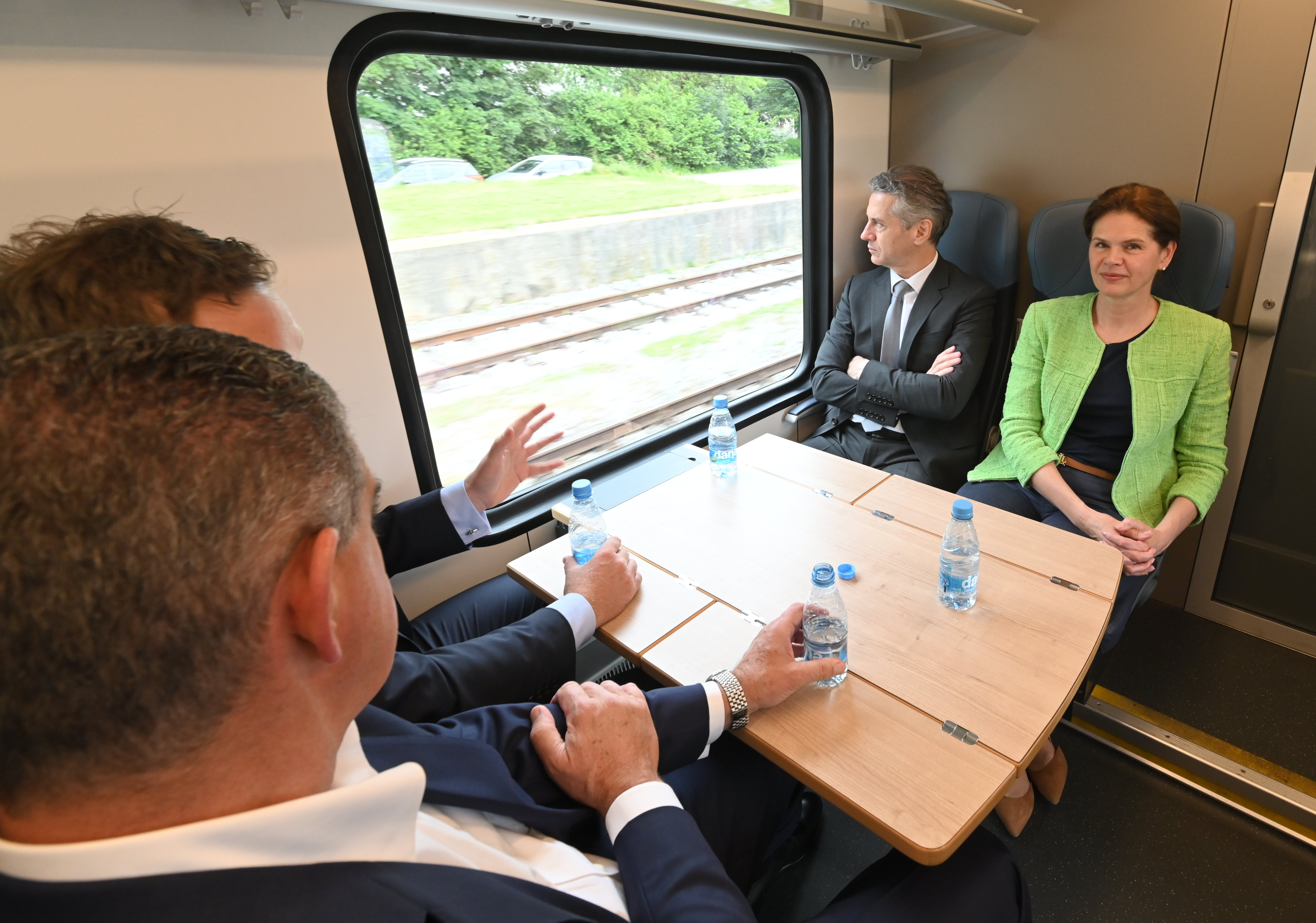 nakup vlakov, Robert Golob, Alenka Bratušek