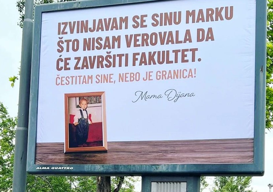 billboard, reklamni pano, Beograd, Srbija, opravičilo